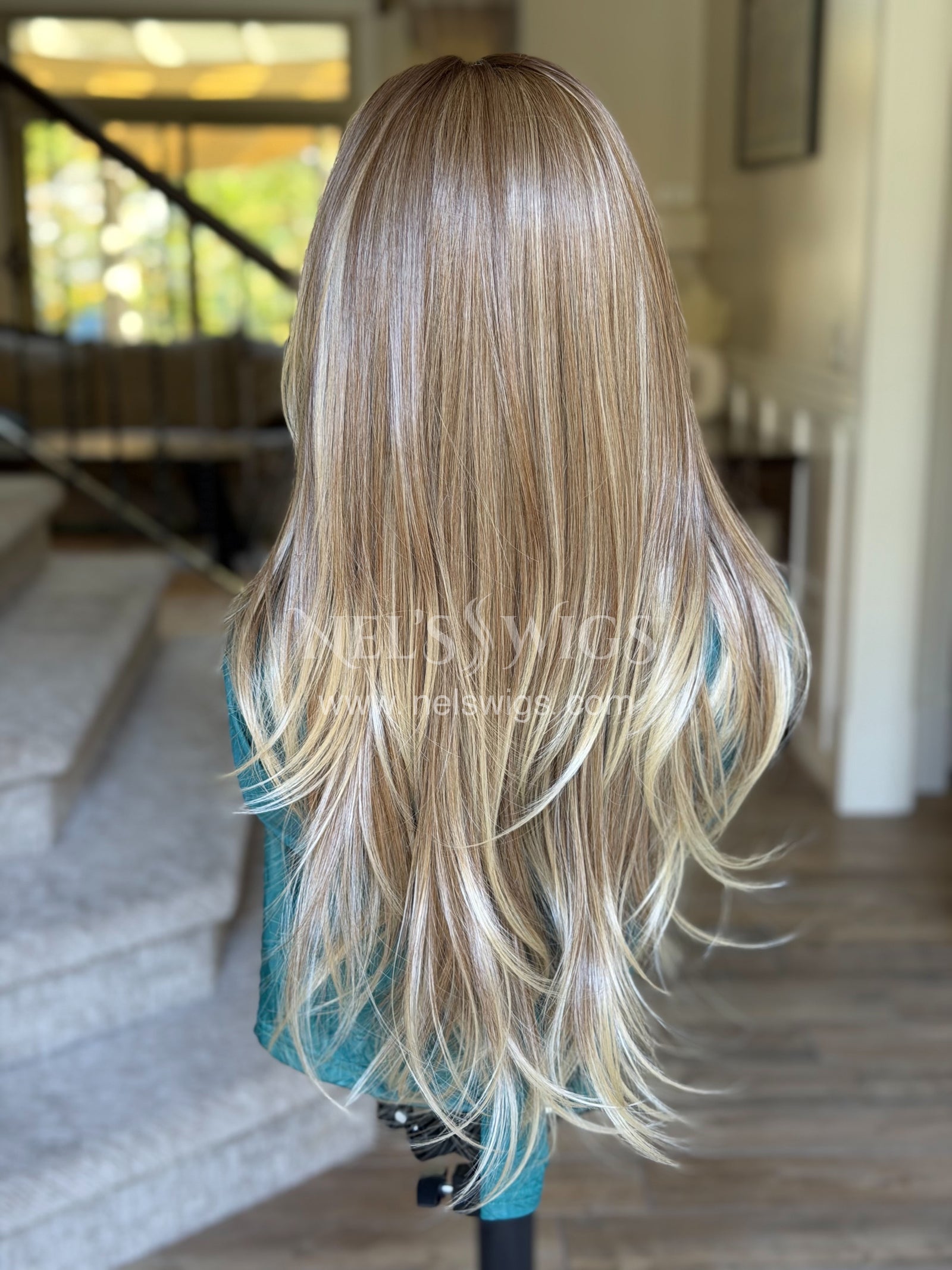 Tracy 01 - OG - Medium Neutral Blonde with Warm Blonde Ends