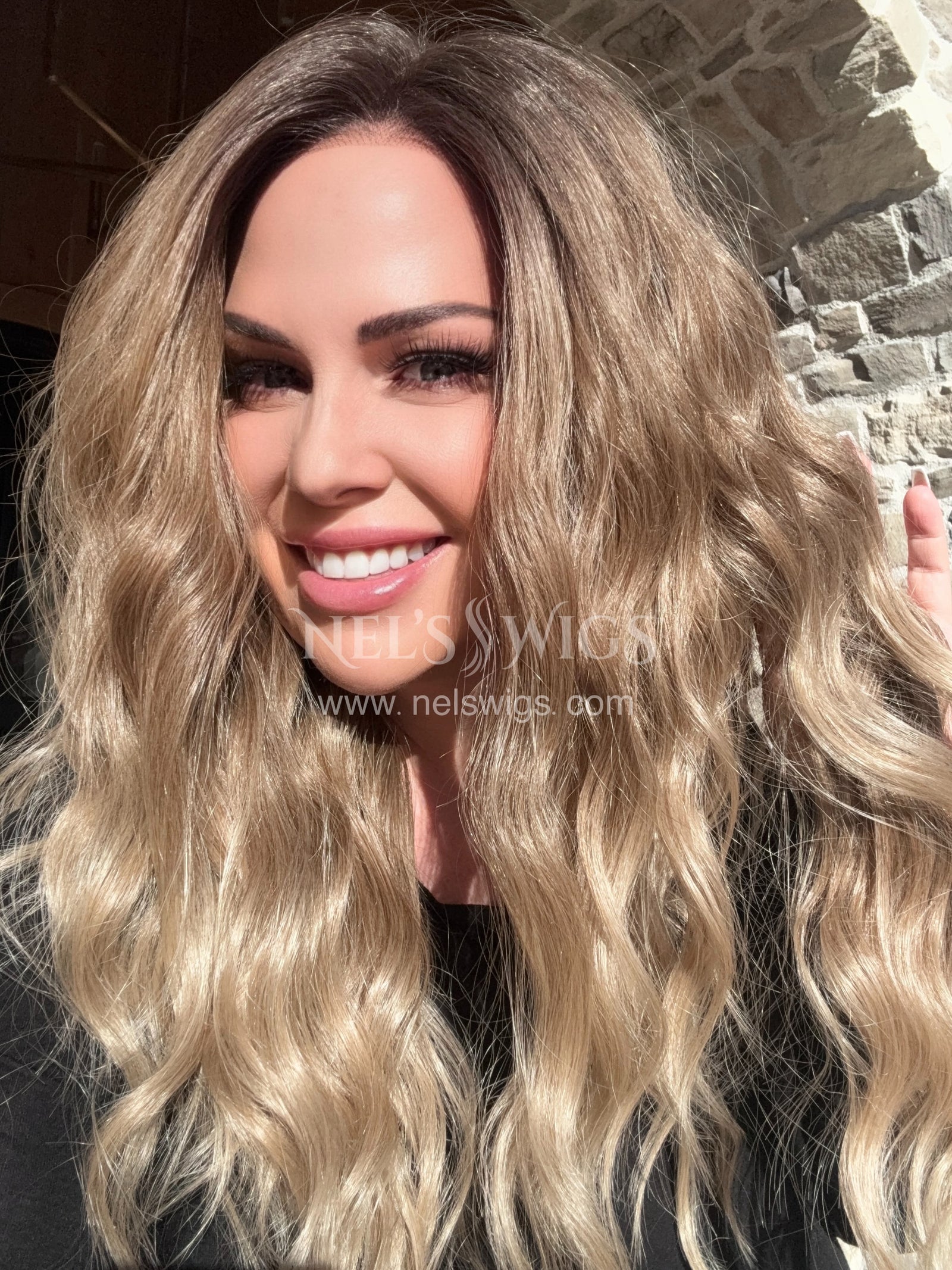 Venus 01 - Bronde (Petit to Small, Average)