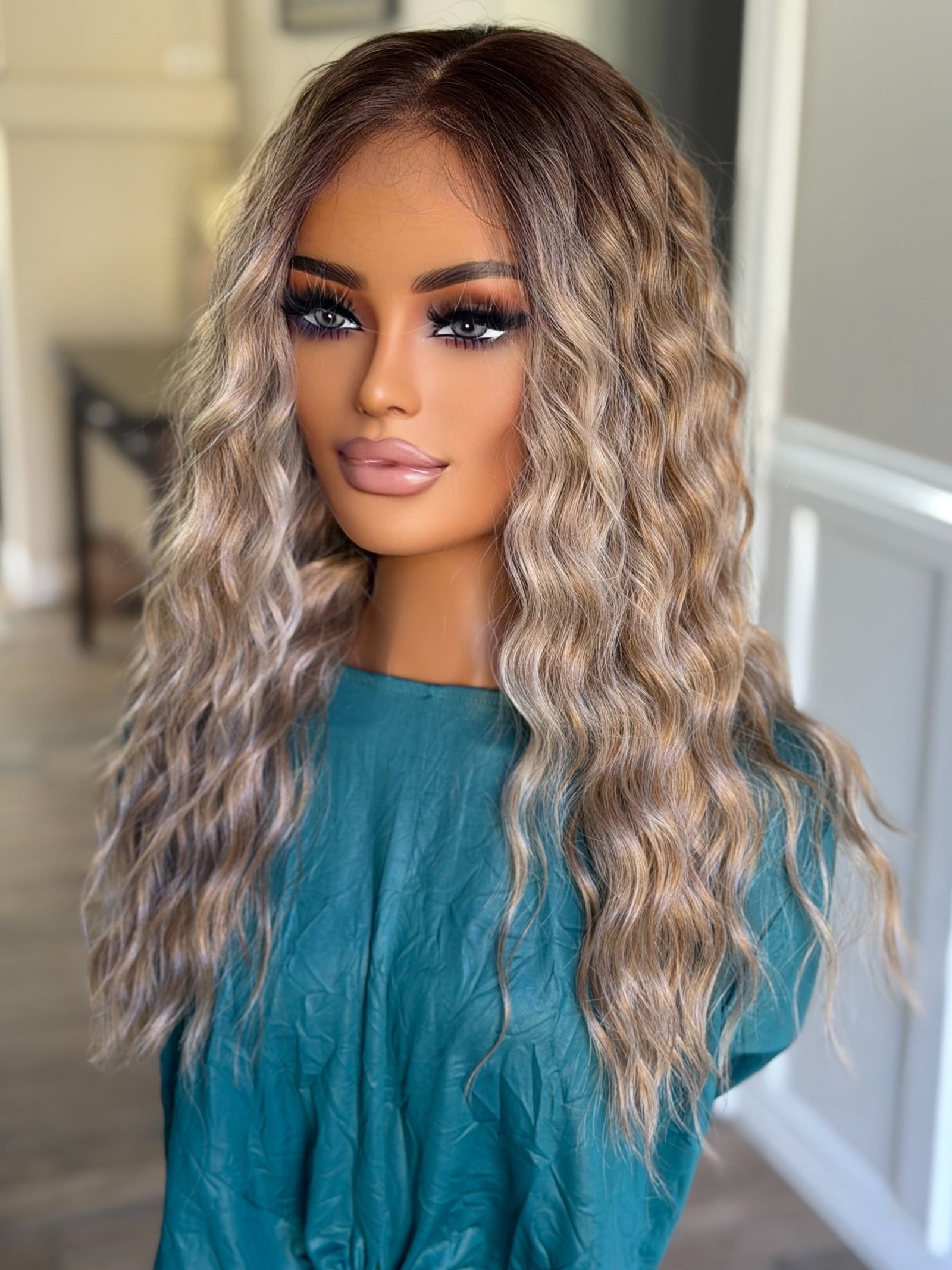 Ocean 01 - 23" - Medium Blonde with Money Pieces