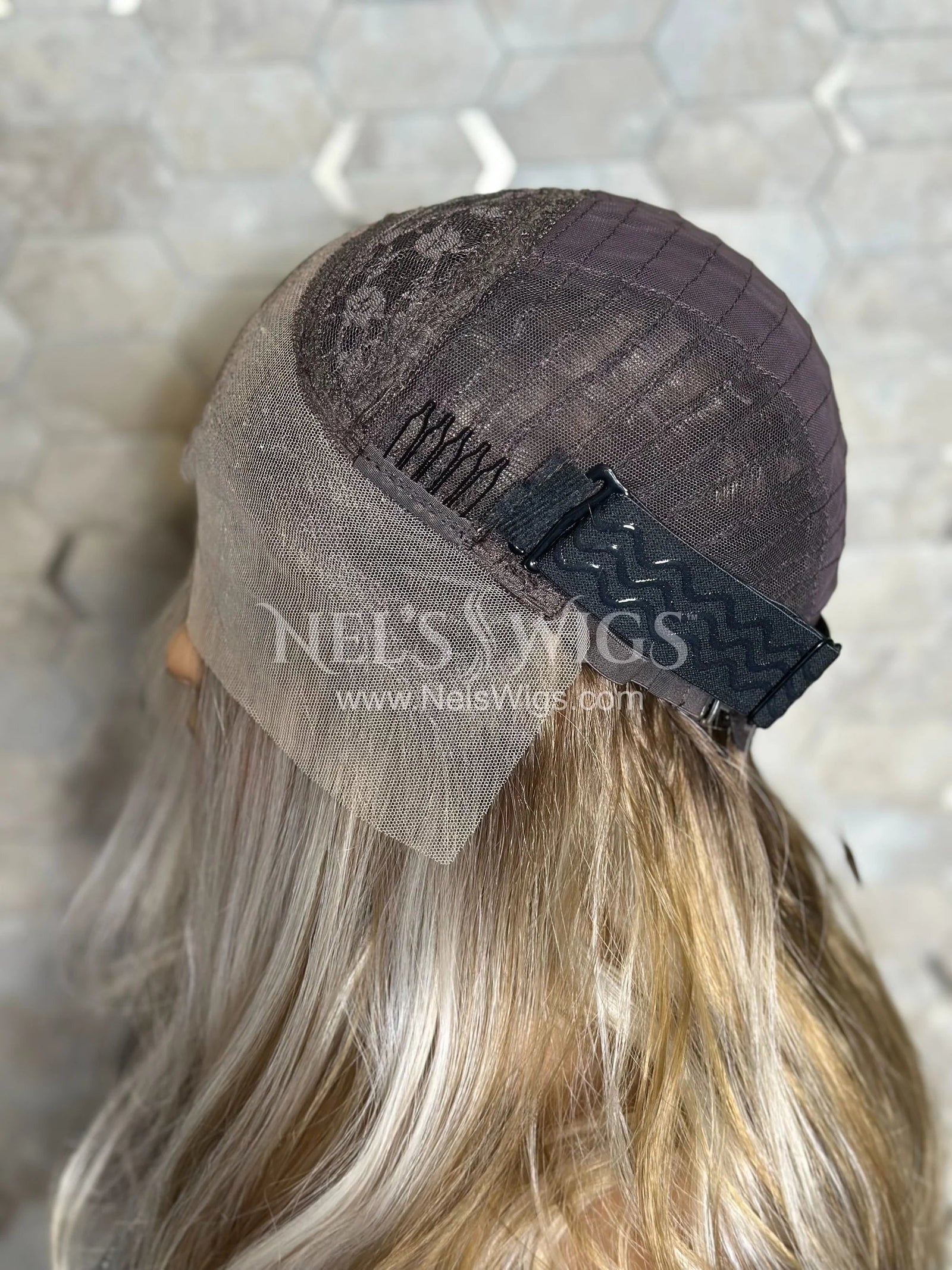 Nora 03 - Vanilla Blonde with Lowlights