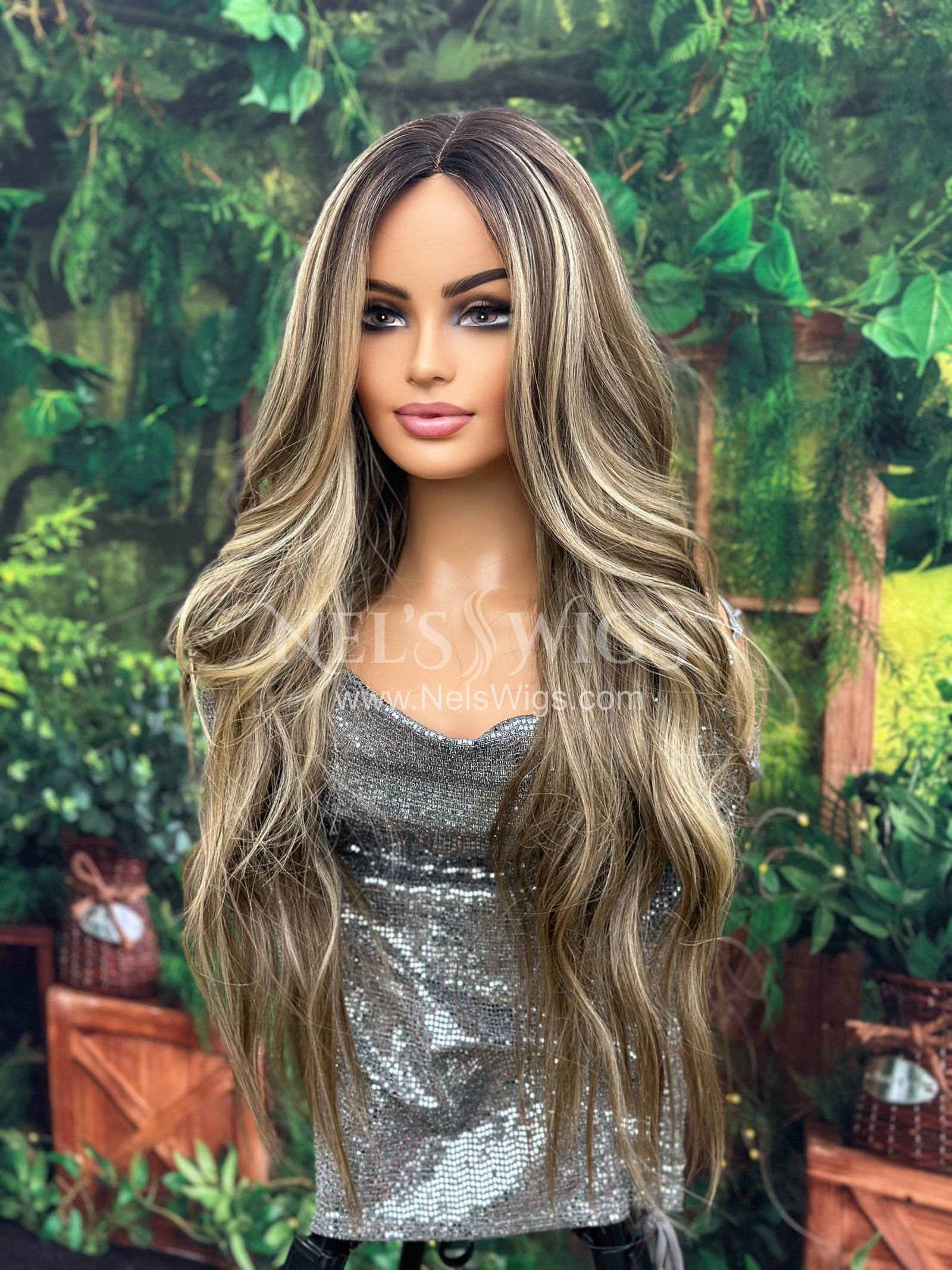 Bianca 02 - Soft Brunette with Neutral Blonde Highlights