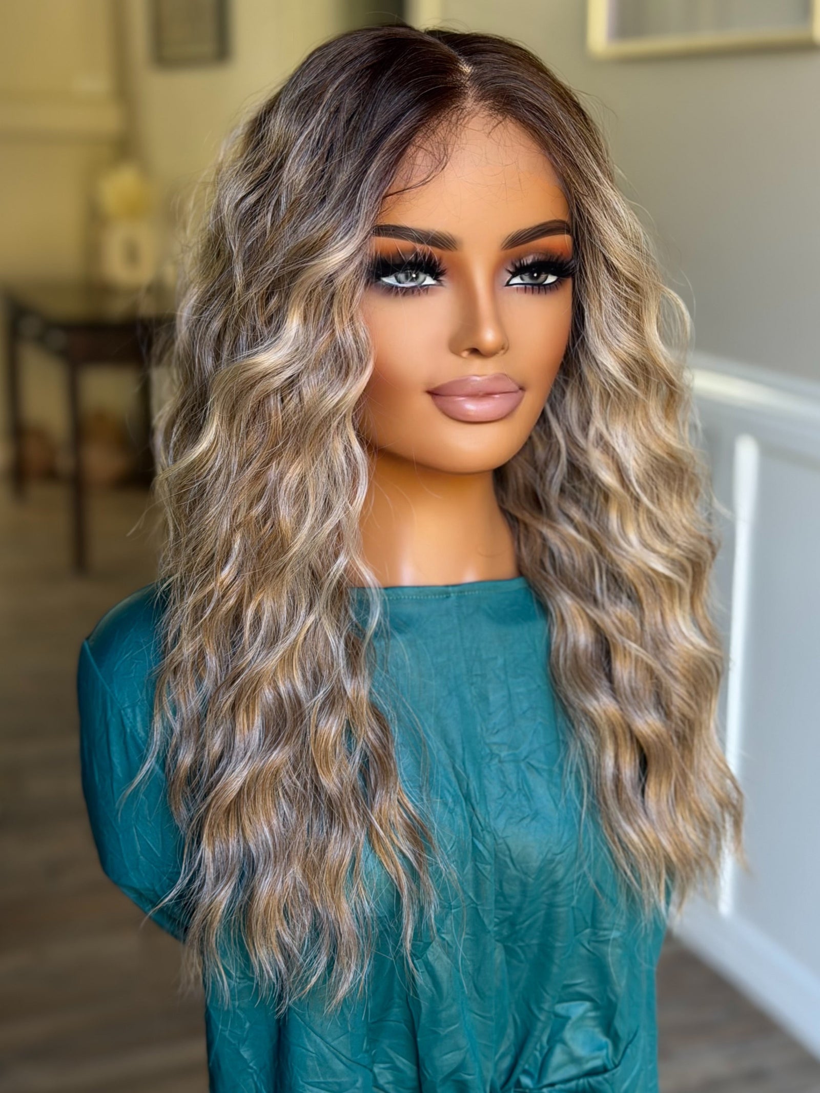 Ocean 01 - 23" - Medium Blonde with Money Pieces