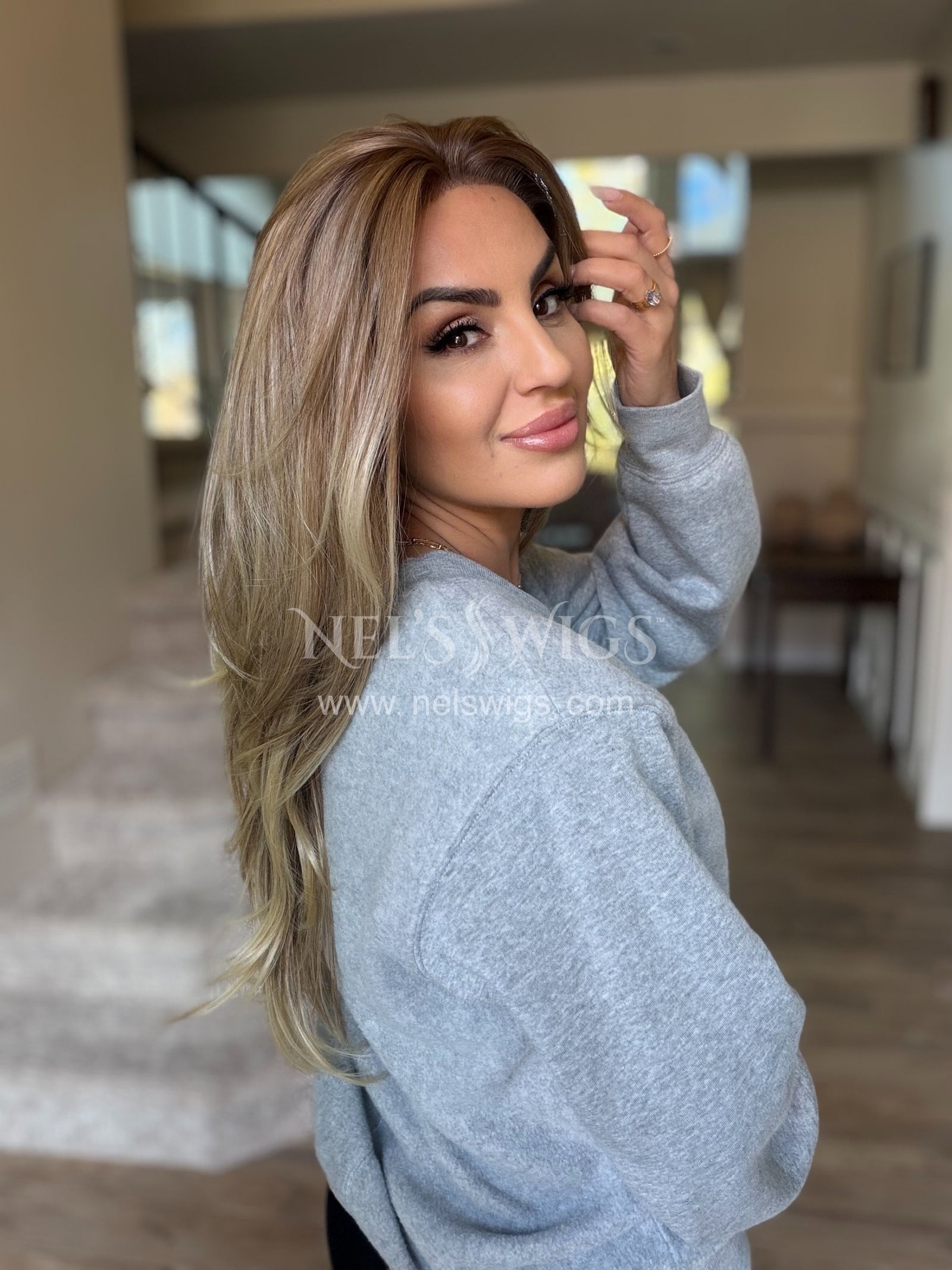 Tracy 01 - OG - Medium Neutral Blonde with Warm Blonde Ends