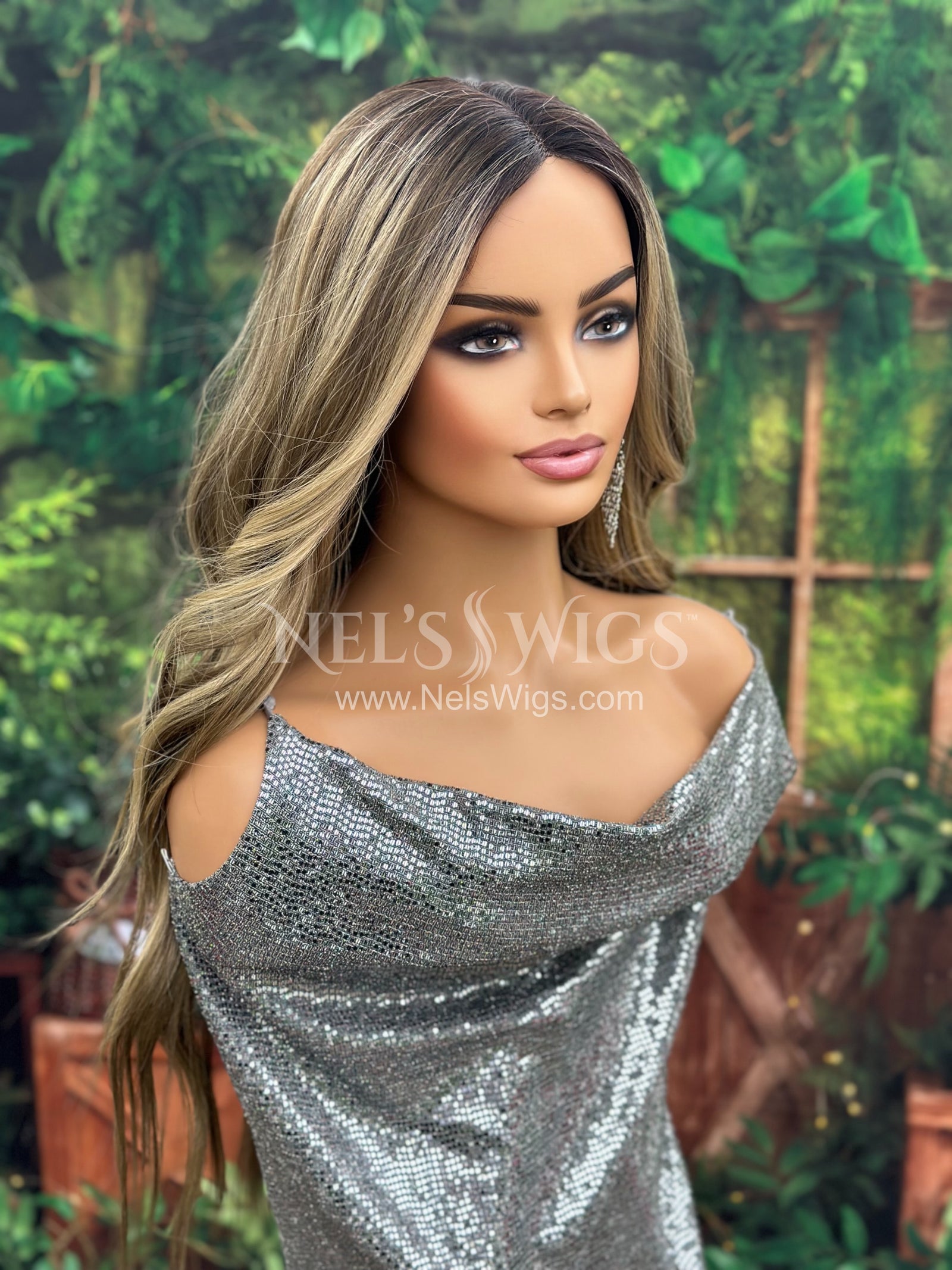 Bianca 02 - Soft Brunette with Neutral Blonde Highlights