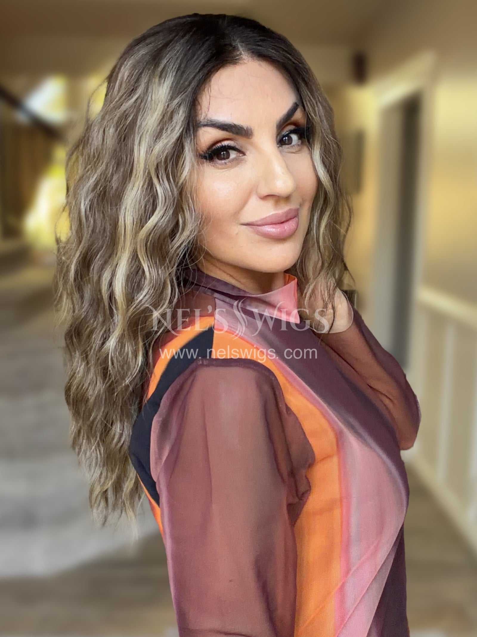 Ocean 05 - 23” - Soft Brunette with Neutral Blonde Highlights