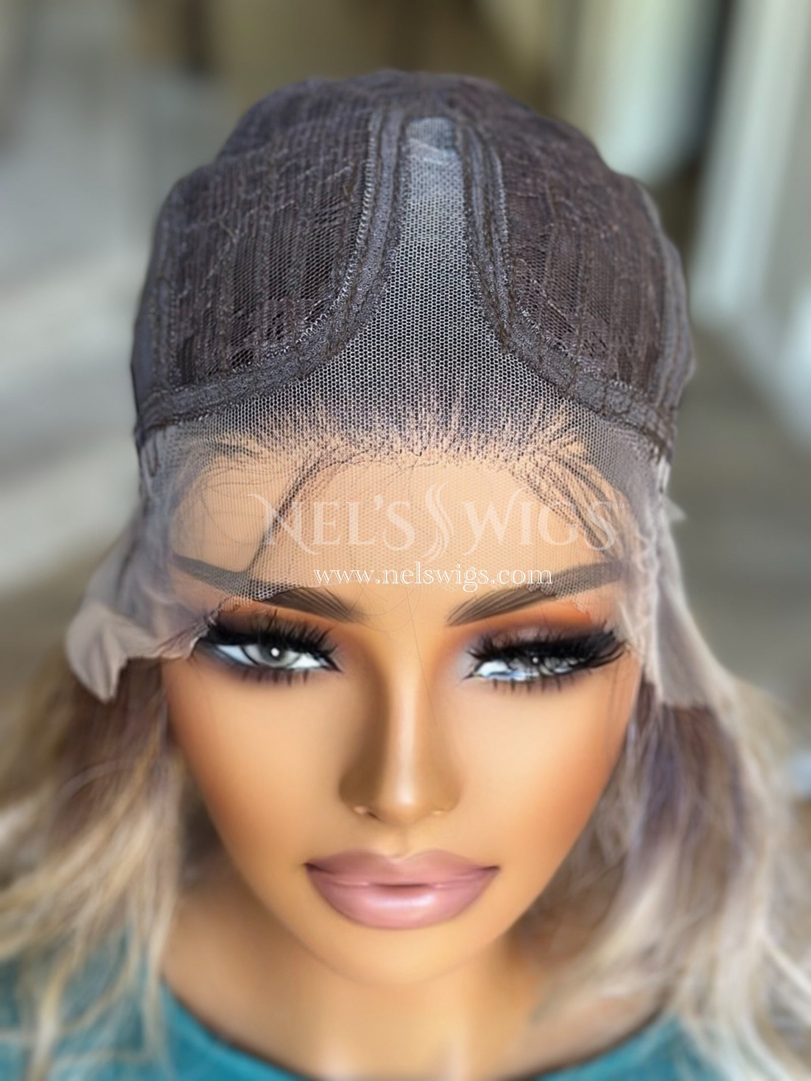 Ariana 01 - Medium Blonde with Light Blonde Money Pieces