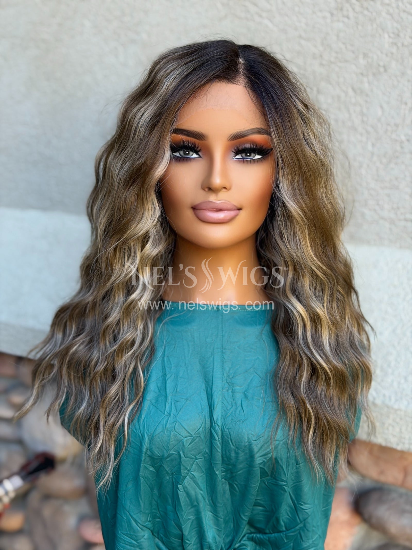 Ocean 05 - 23” - Soft Brunette with Neutral Blonde Highlights