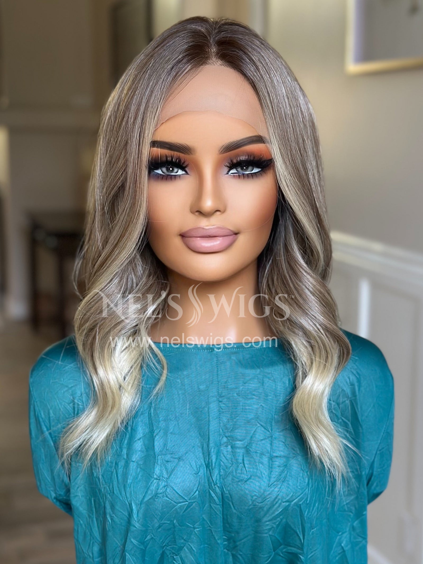 Terry 04 - Medium NEUTRAL BLONDE WITH WARM BLONDE ENDS