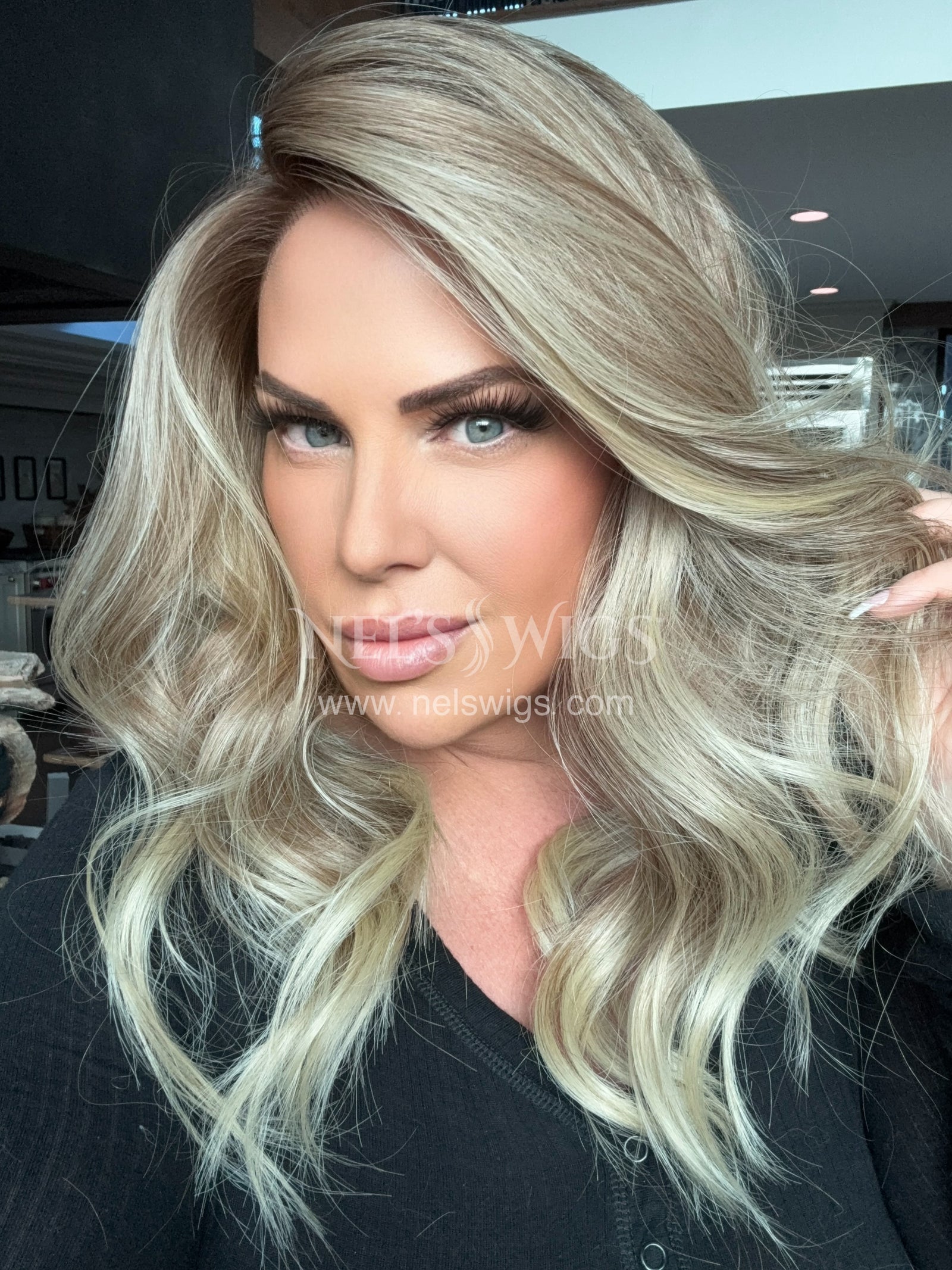 Terry 04 - Medium Neutral Blonde with Warm Blonde Ends