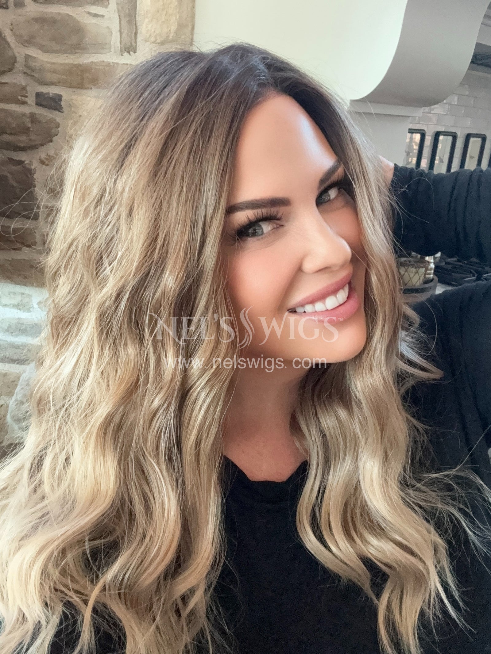 Venus 01 - Bronde (Petit to Small, Average)