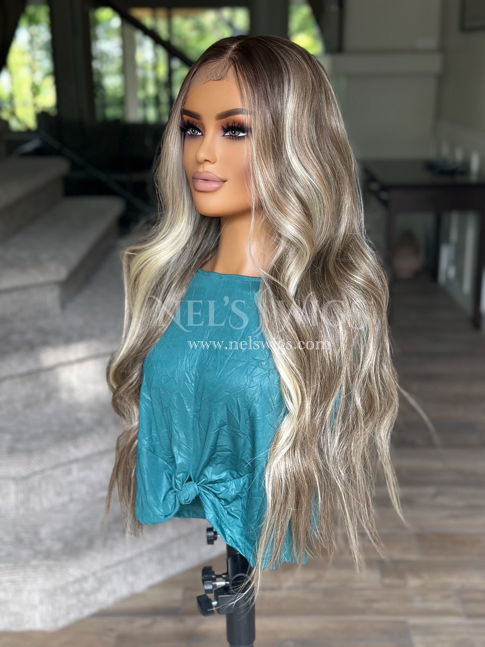 Bianca 09 - Warm Blonde with Light Brown Mix - Highlighted (lighter roots)