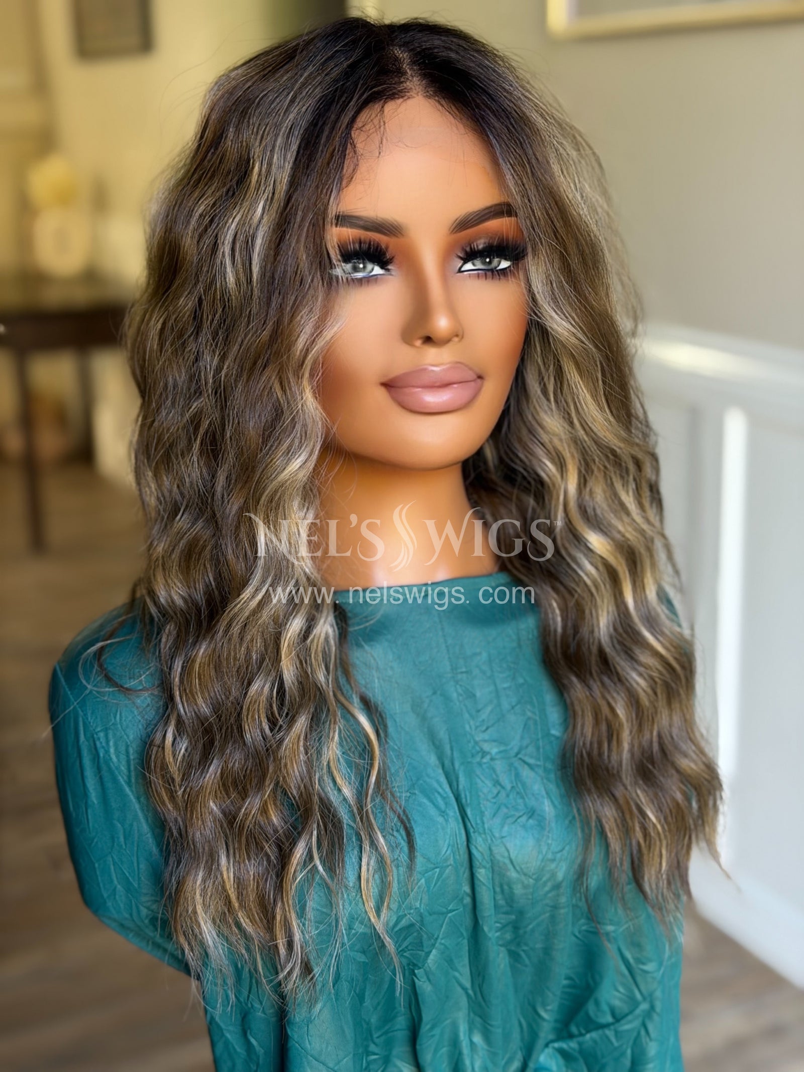 Ocean 05 - 23” - Soft Brunette with Neutral Blonde Highlights