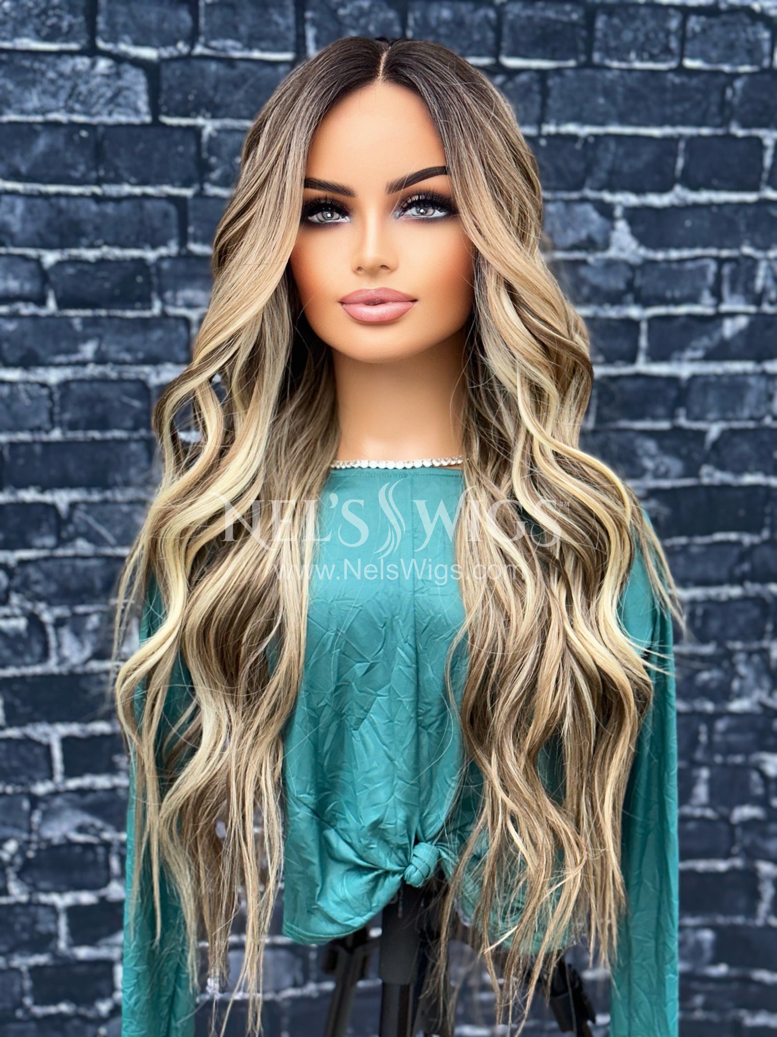 Bianca 01 - Warm Blonde and Light Brown Mix - Highlighted