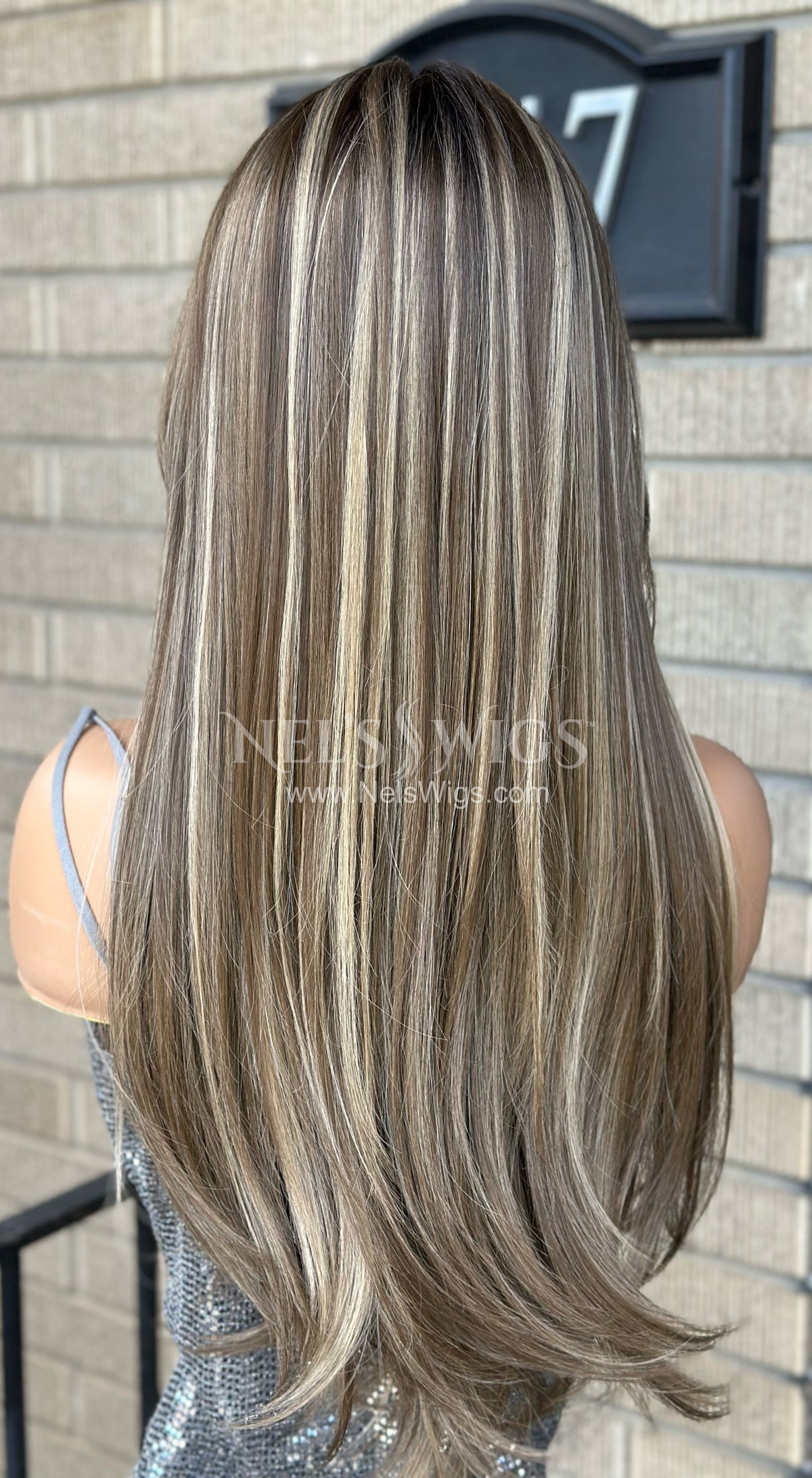 Alyson - Soft Brunette Neutral Highlights