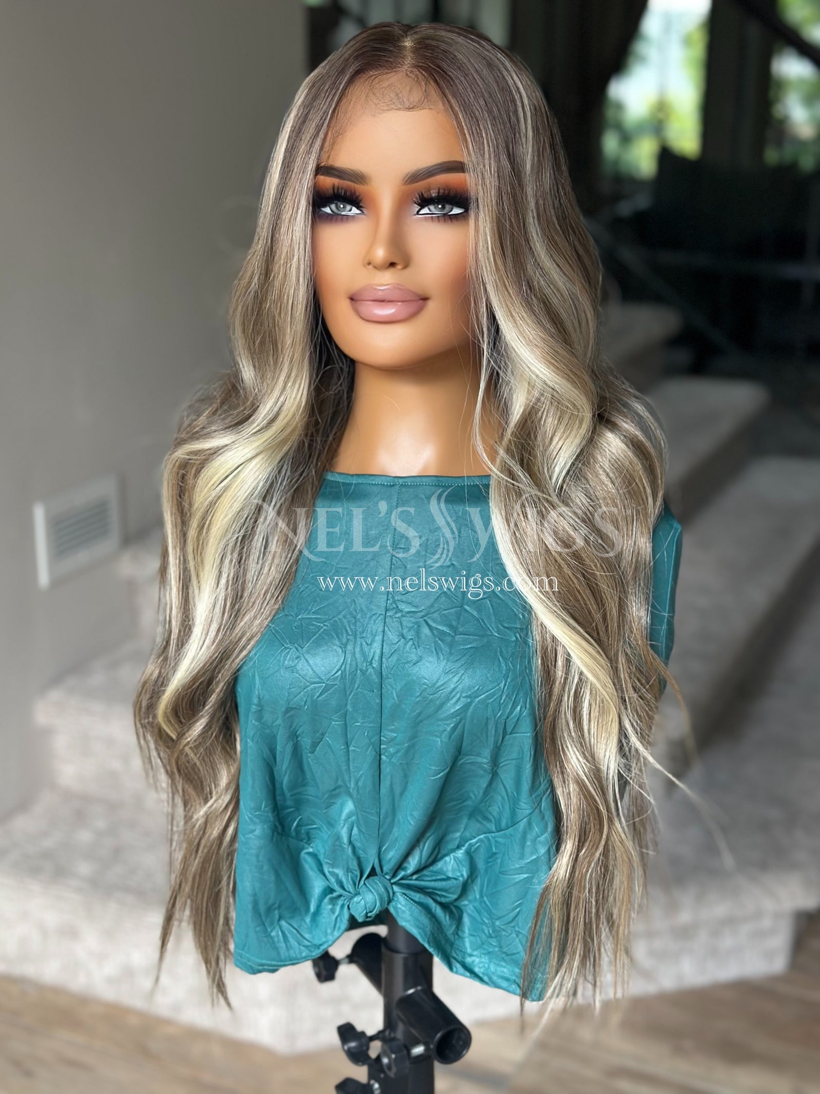 Bianca 09 - Warm Blonde with Light Brown Mix - Highlighted (lighter roots)