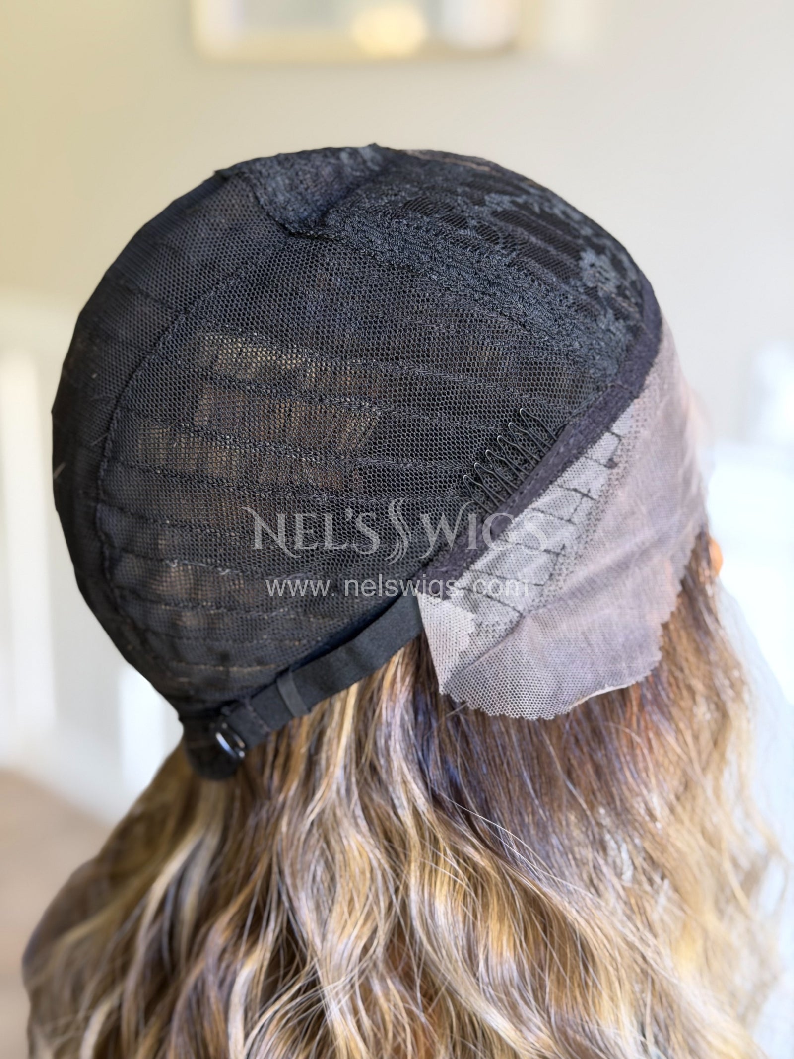 Ocean 05 - 23” - Soft Brunette with Neutral Blonde Highlights