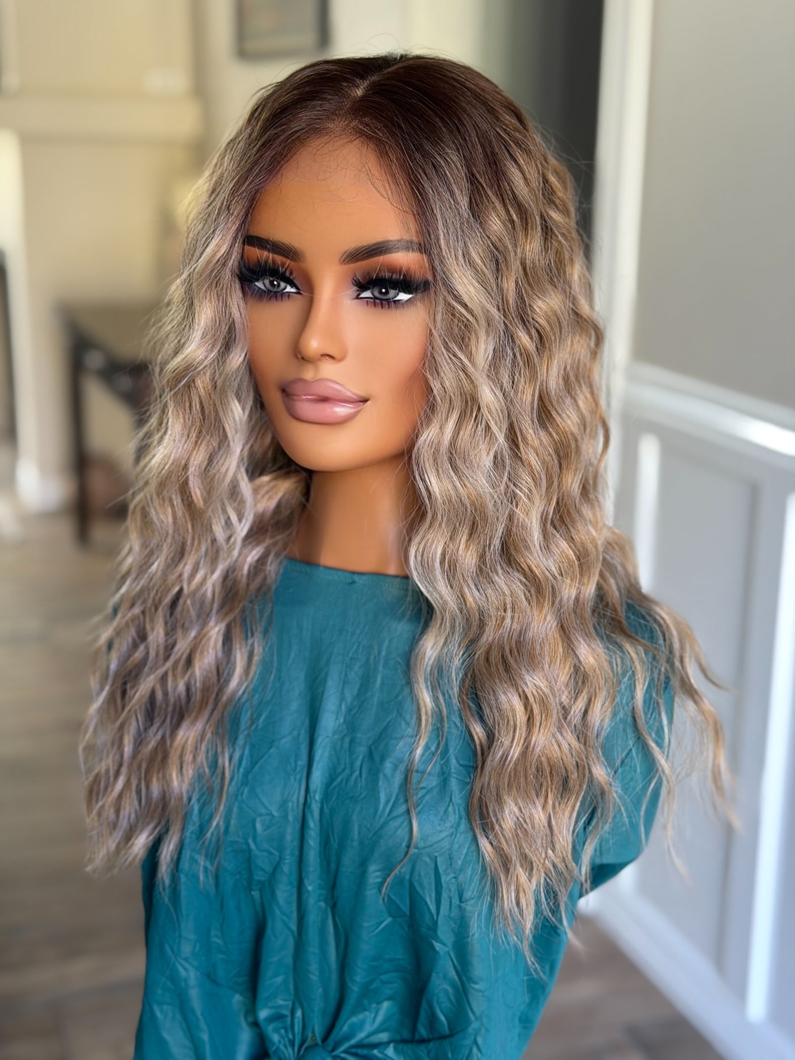 Ocean 01 - 23" - Medium Blonde with Money Pieces