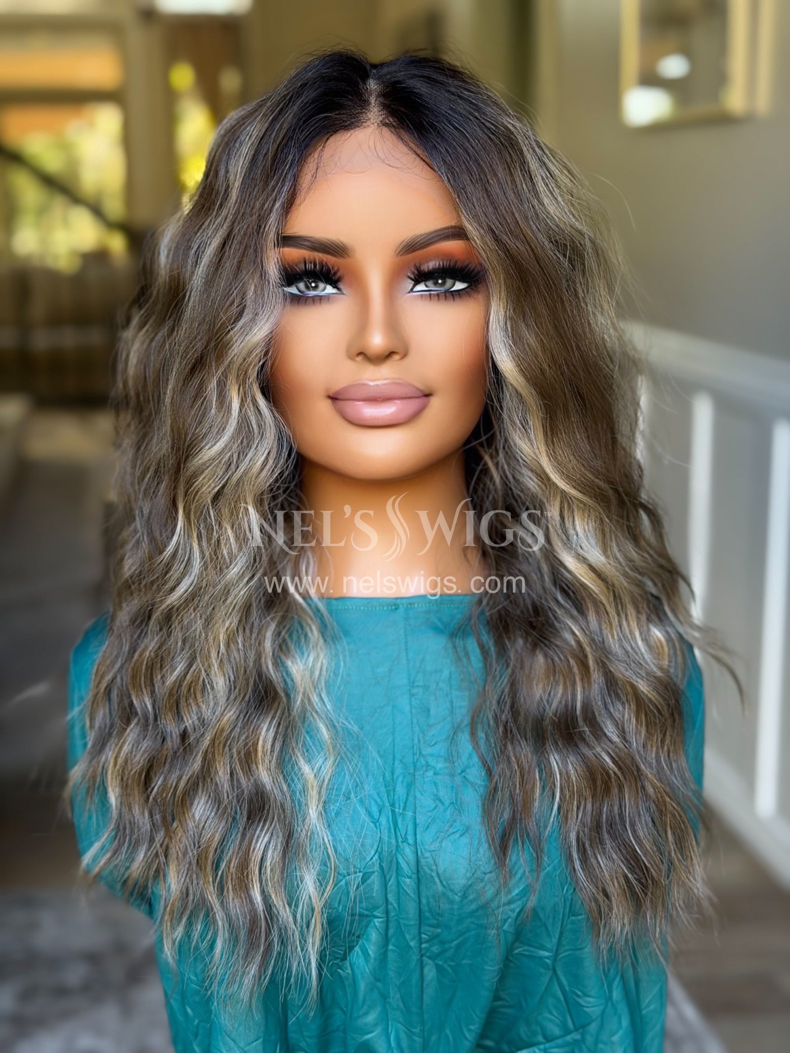 Ocean 05 - 23” - Soft Brunette with Neutral Blonde Highlights