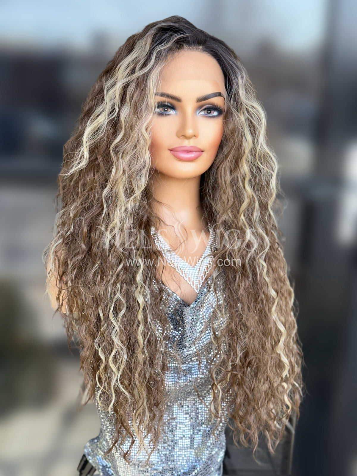 Lydia – Light Brunette with Highlights