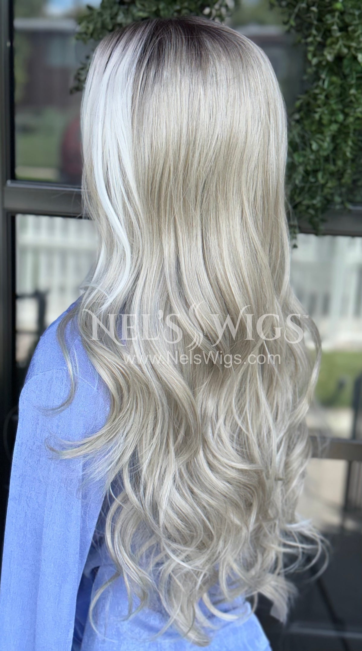 Stevi 11 - Ash Blonde with Money Pieces