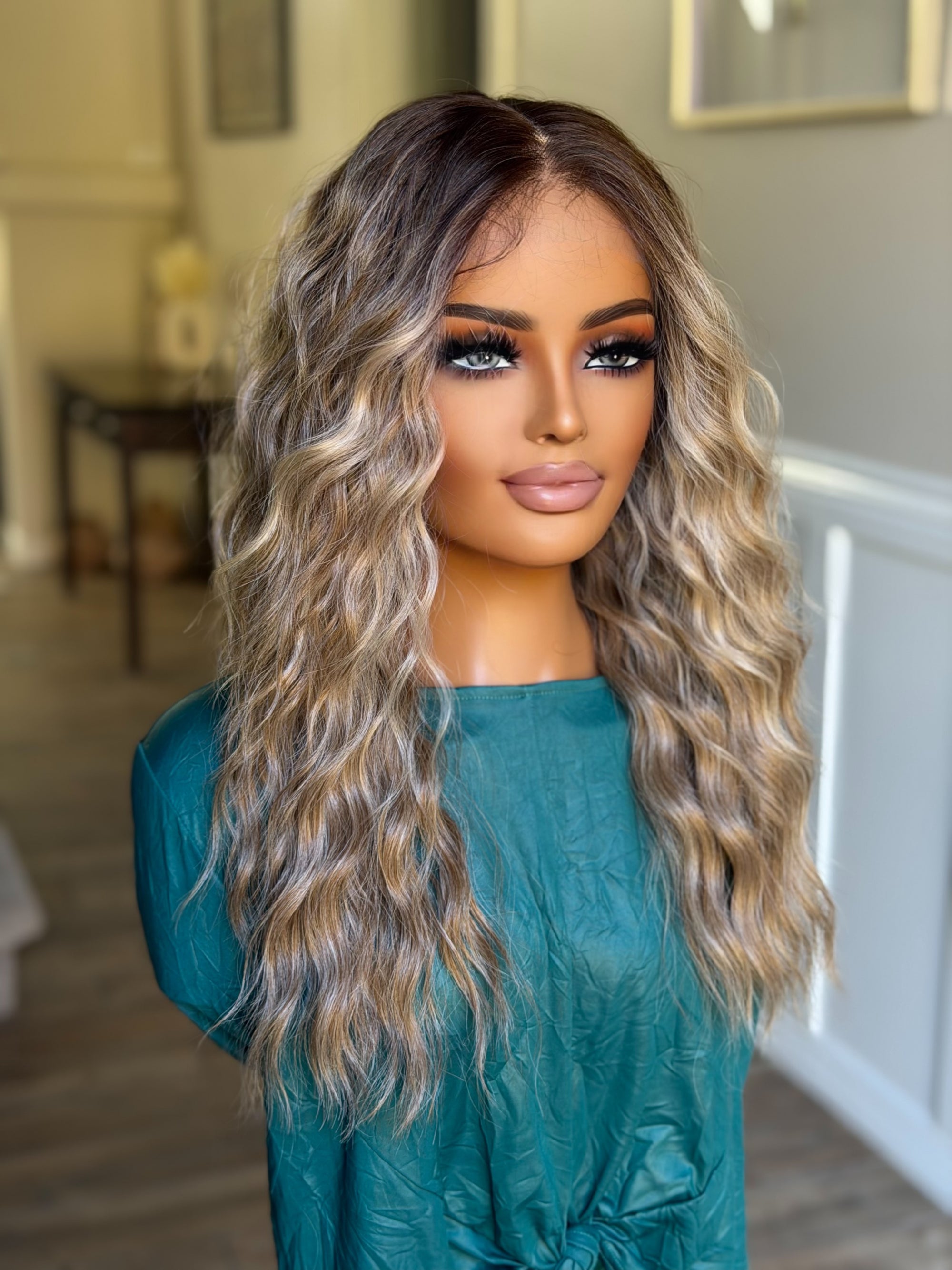 Ocean 01 - 23" - Medium Blonde with Money Pieces