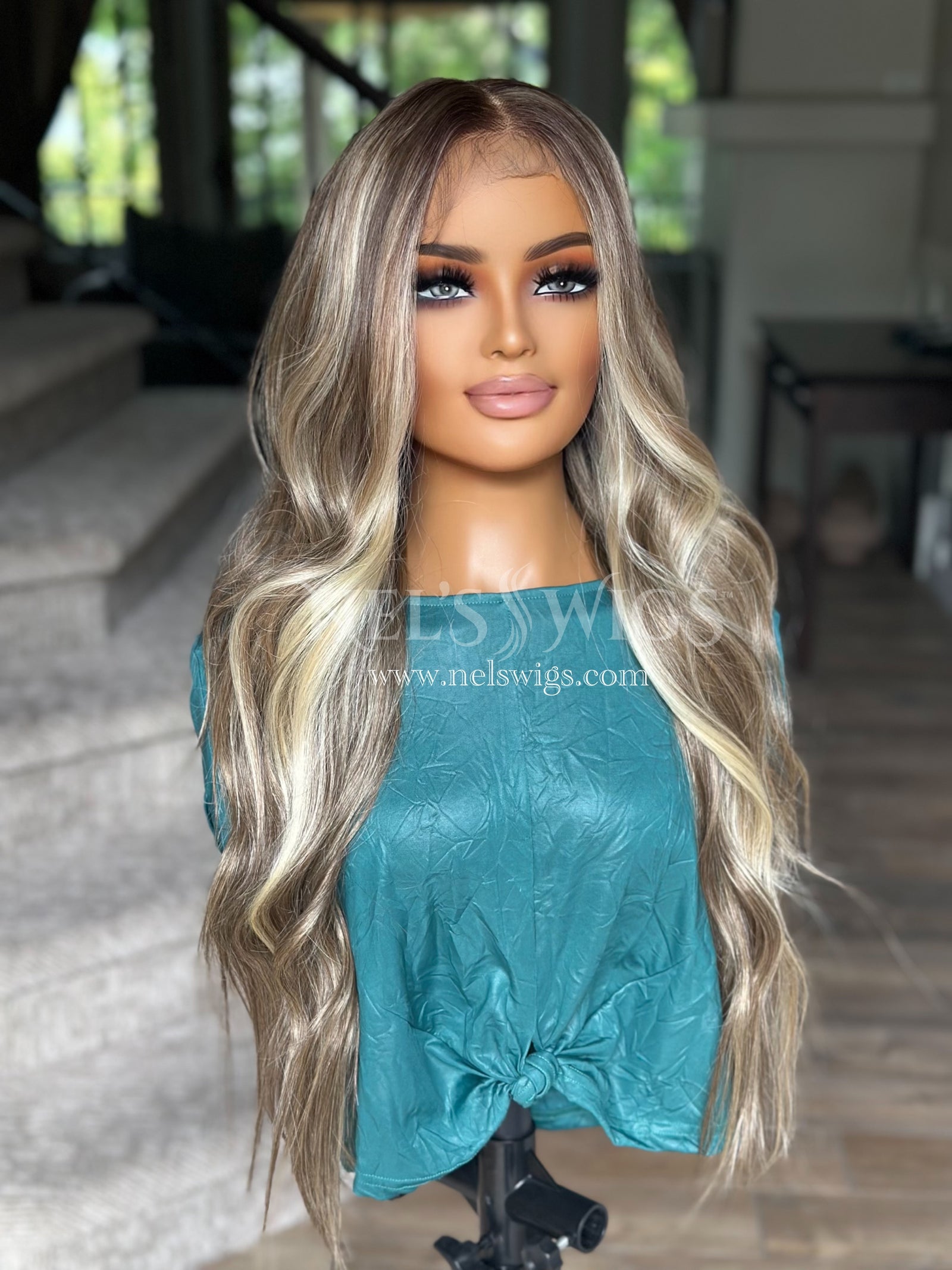 Bianca 09 - Warm Blonde with Light Brown Mix - Highlighted (lighter roots)