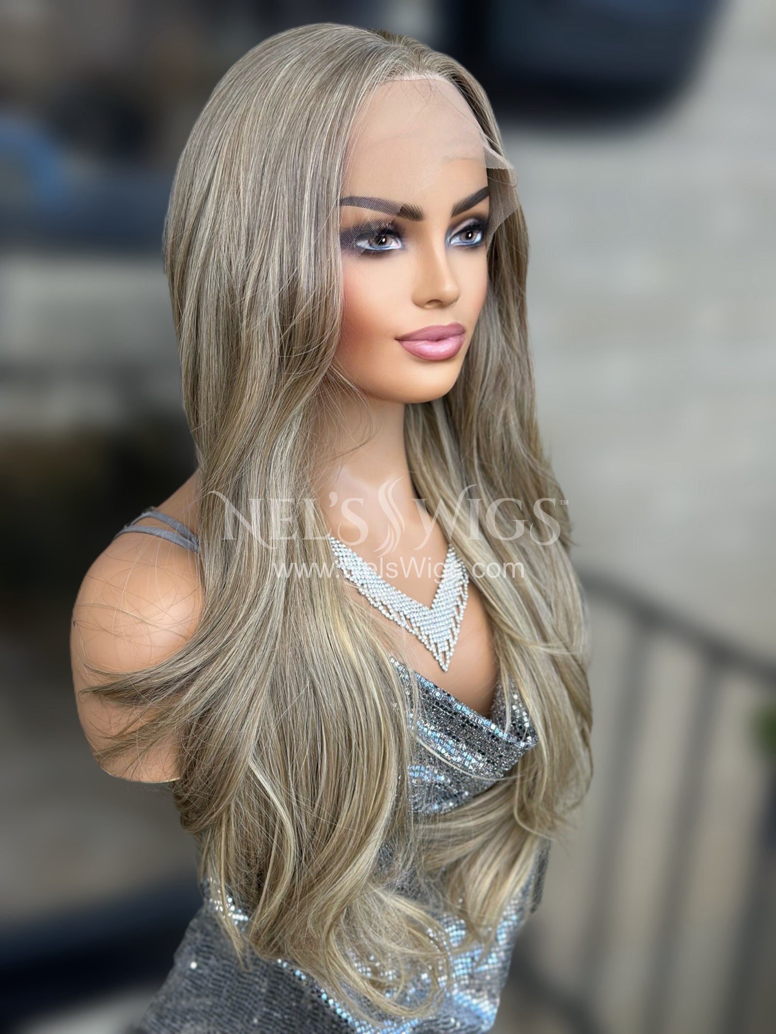 Dee - Sandy Blonde with Highlights - FINAL SALE (discontinued)