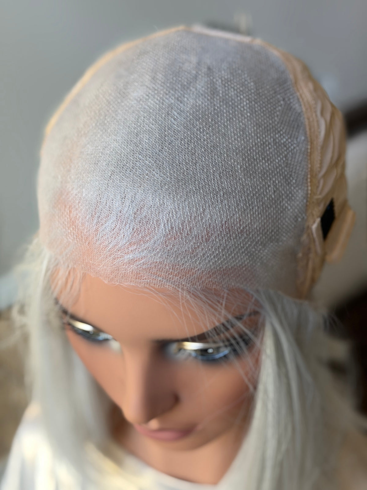 Felicity 01 - Silver Blonde