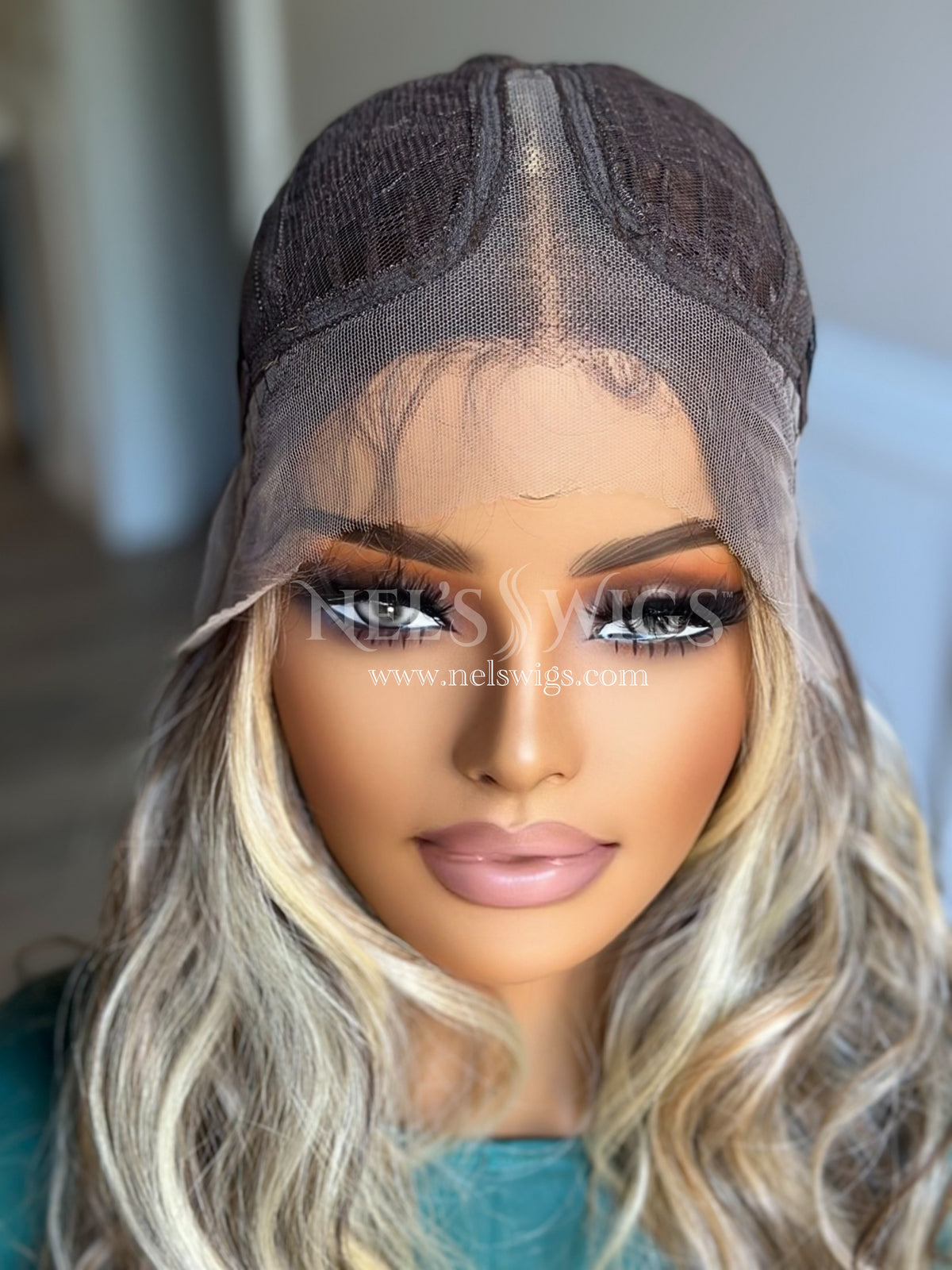 Ariana 07 - Warm Blonde & Light Brown Mix Highlighted