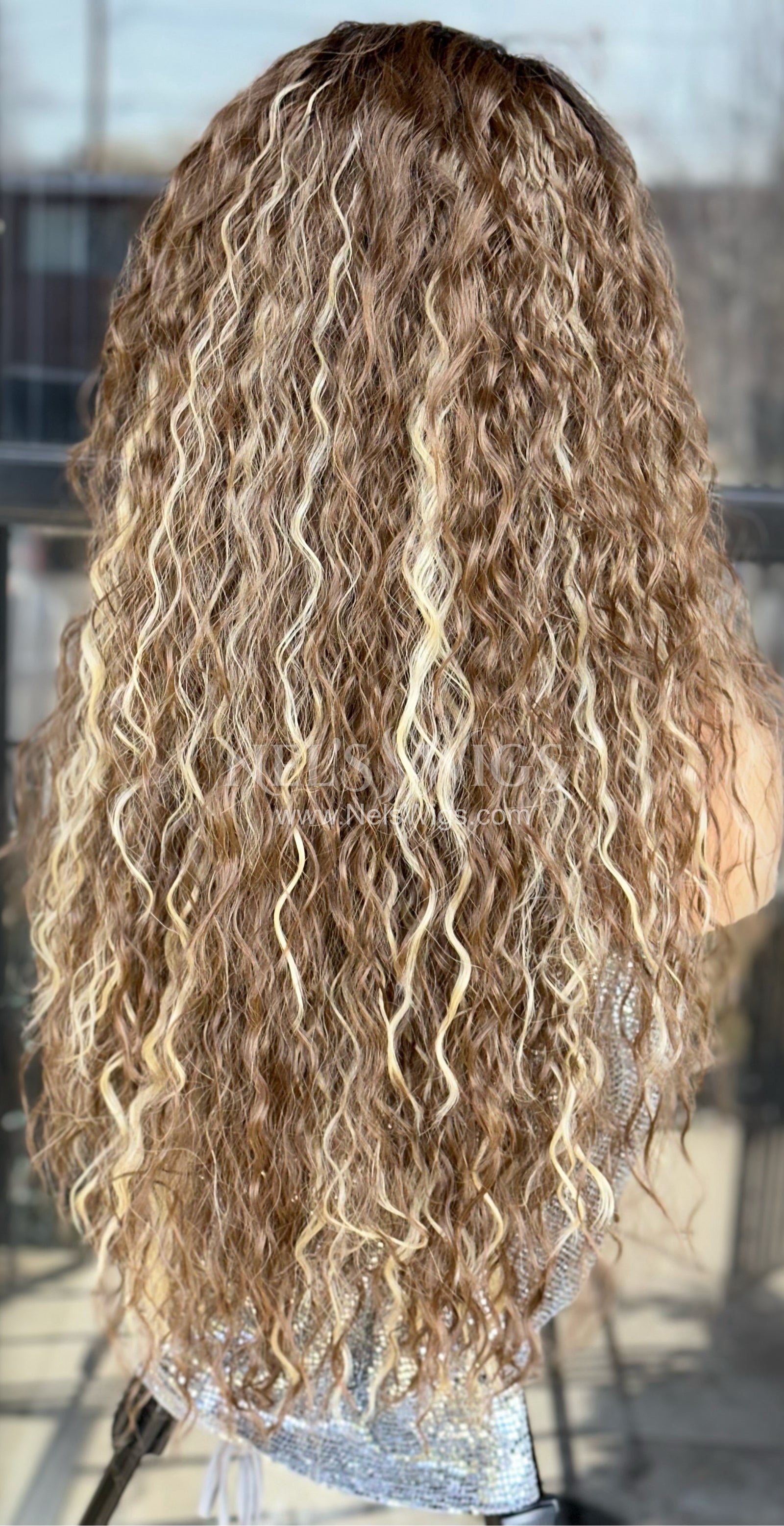 Lydia – Light Brunette with Highlights