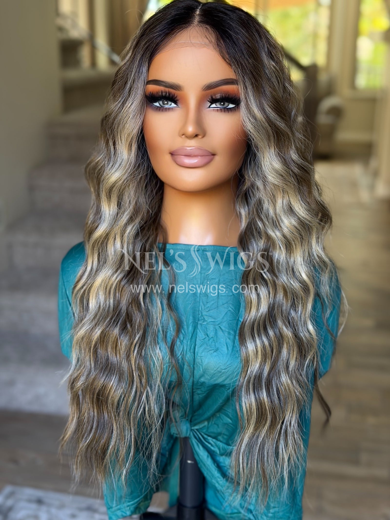 Ocean 05 - 26” - Soft Brunette with Neutral Blonde Highlights