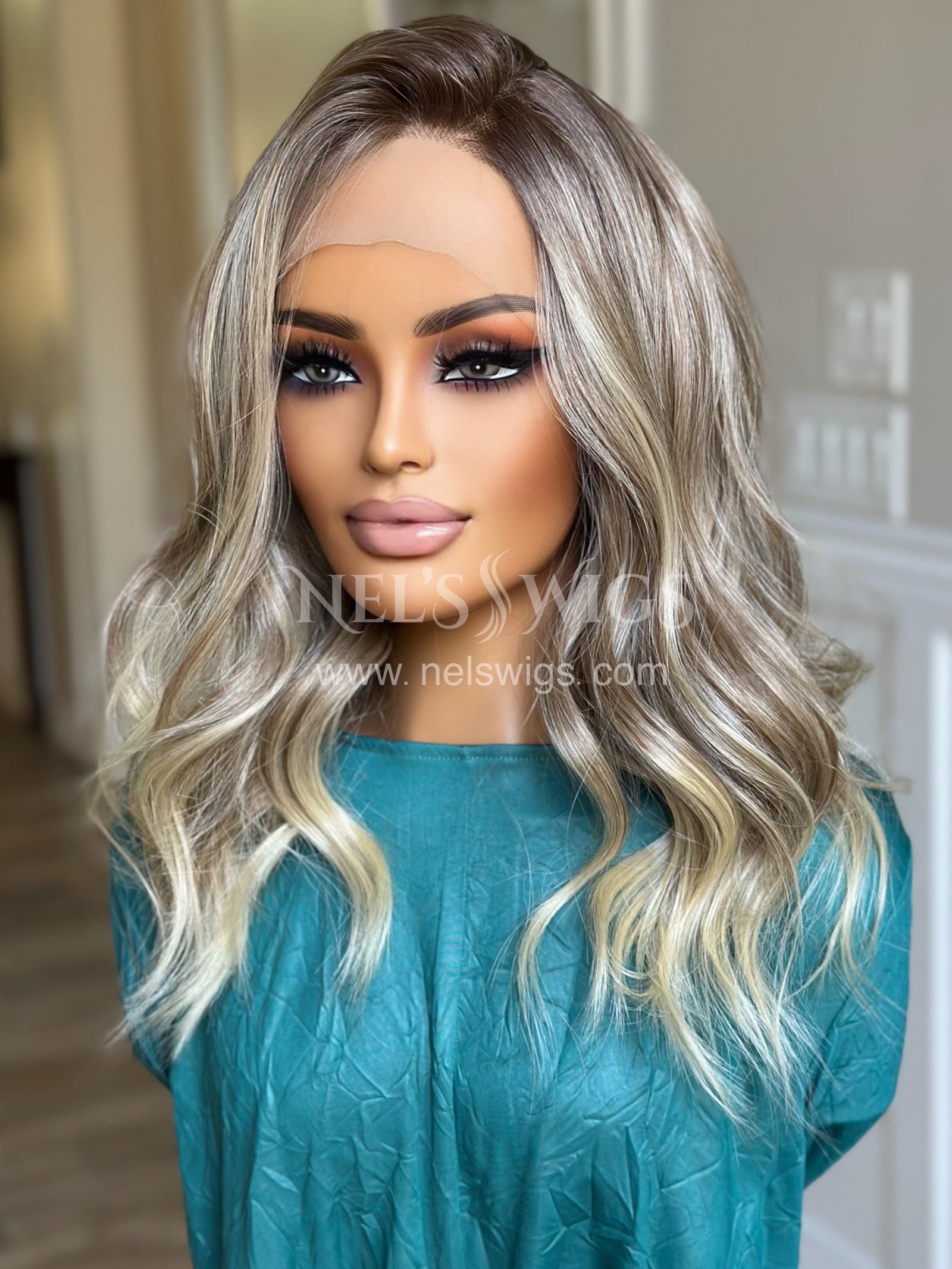 Terry 04 - Medium Neutral Blonde with Warm Blonde Ends