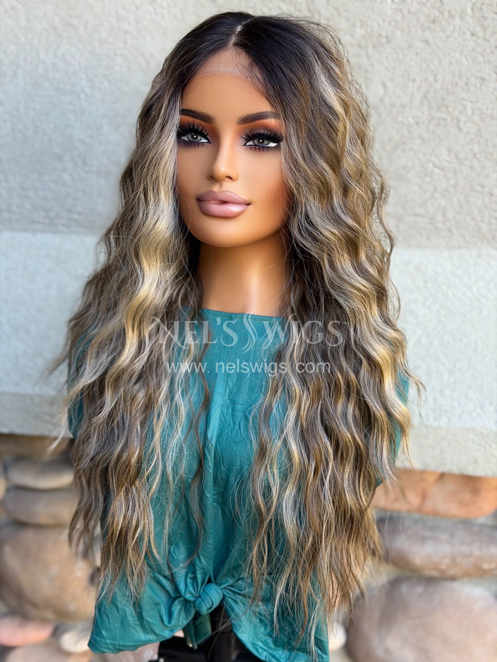 Ocean 05 - 26” - Soft Brunette with Neutral Blonde Highlights