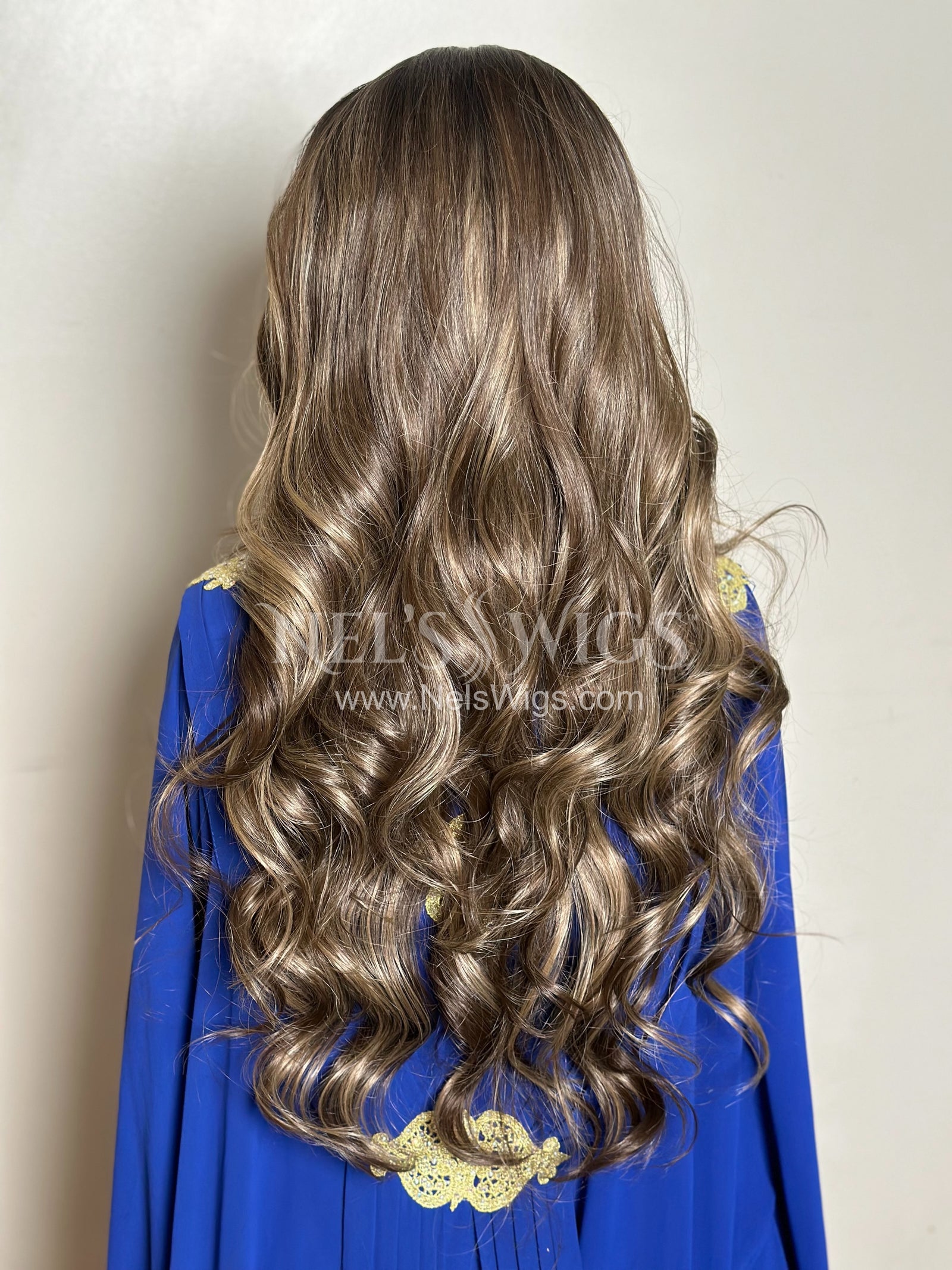 Stevi 01 - Soft Brunette with Highlights