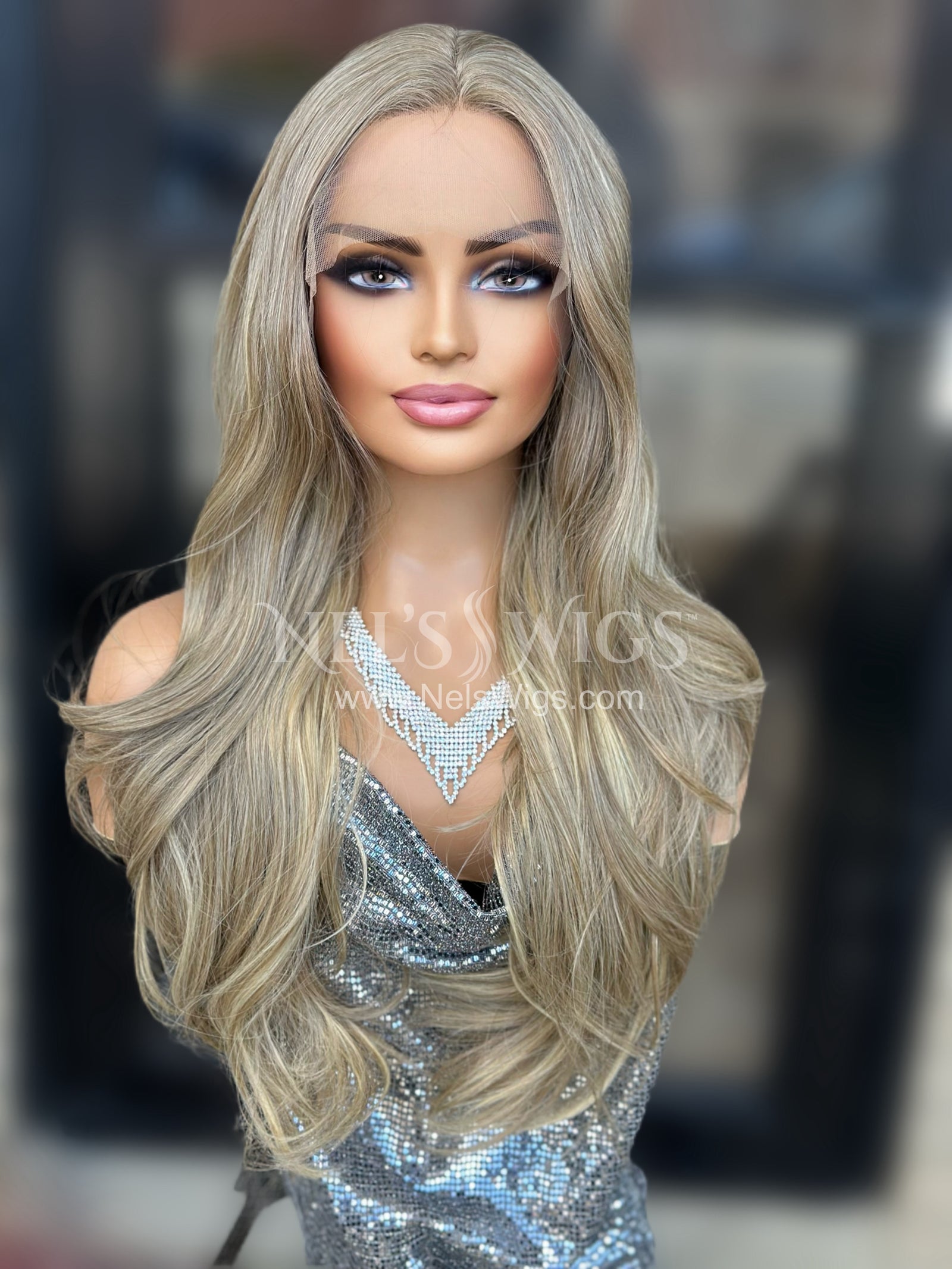 Dee - Sandy Blonde with Highlights - FINAL SALE (discontinued)