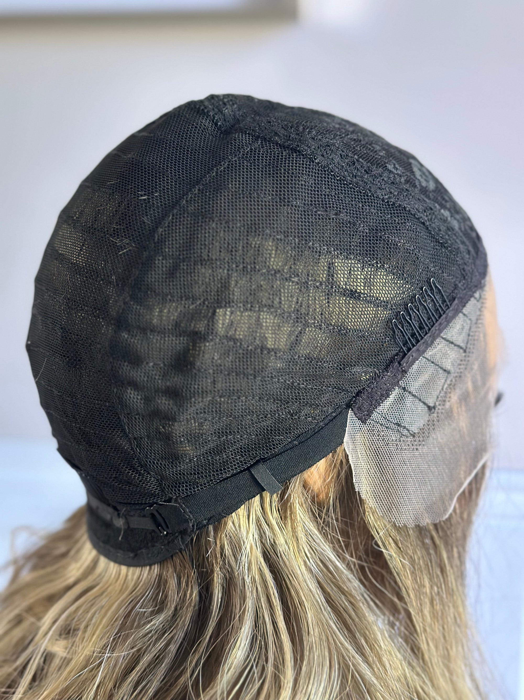 Ariana 09 - Black with Dark Copper Highlights