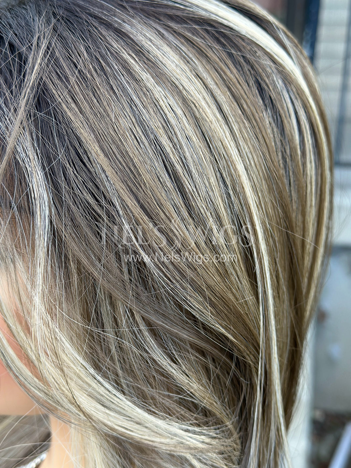 Alyson - Soft Brunette Neutral Highlights