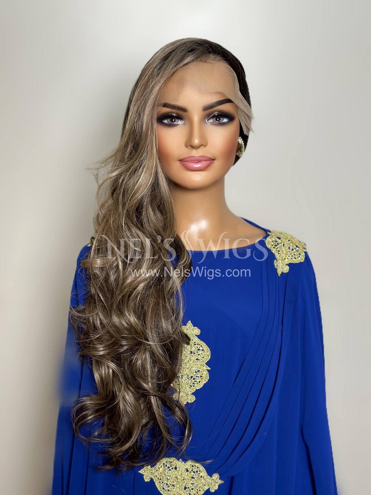 Stevi 01 - Soft Brunette with Highlights