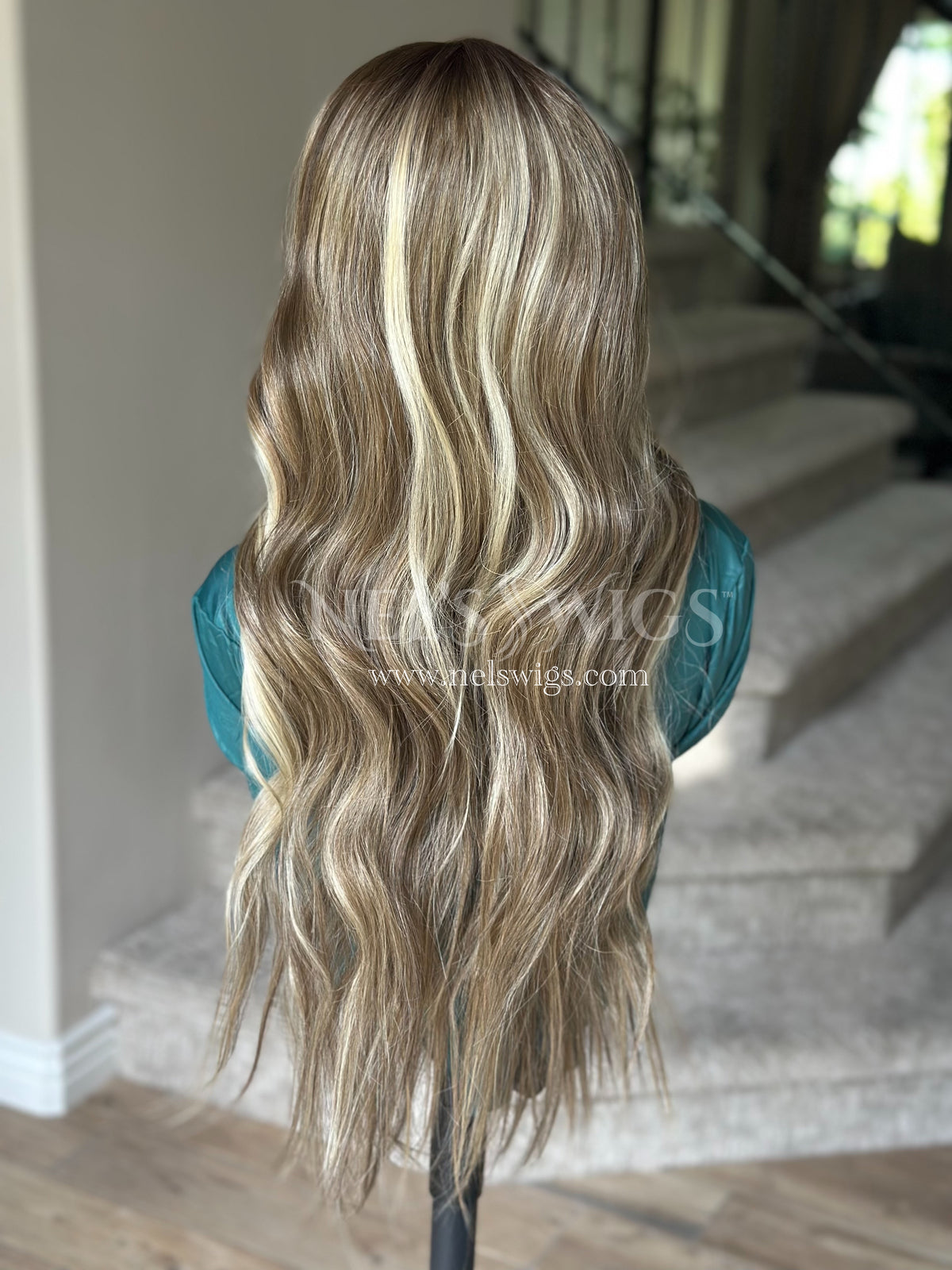 Bianca 09 - Warm Blonde with Light Brown Mix - Highlighted (lighter roots)