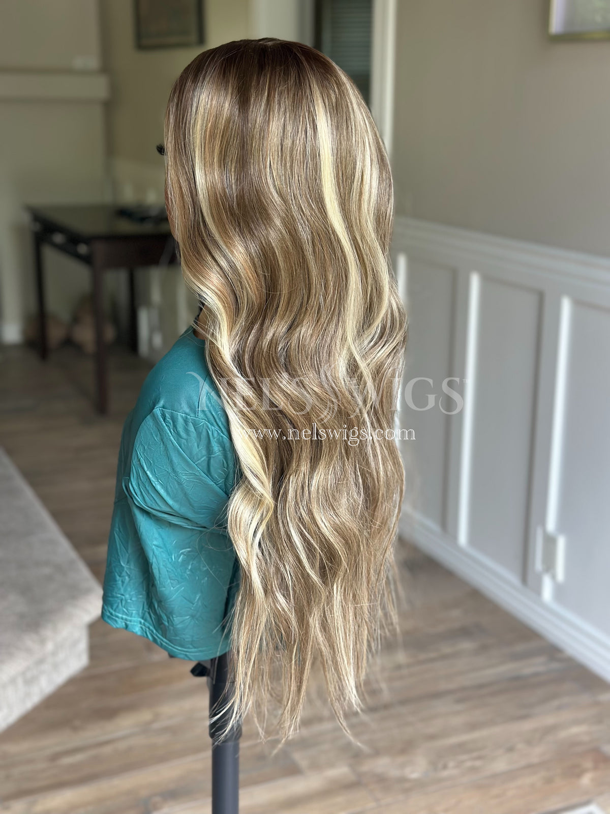 Bianca 09 - Warm Blonde with Light Brown Mix - Highlighted (lighter roots)