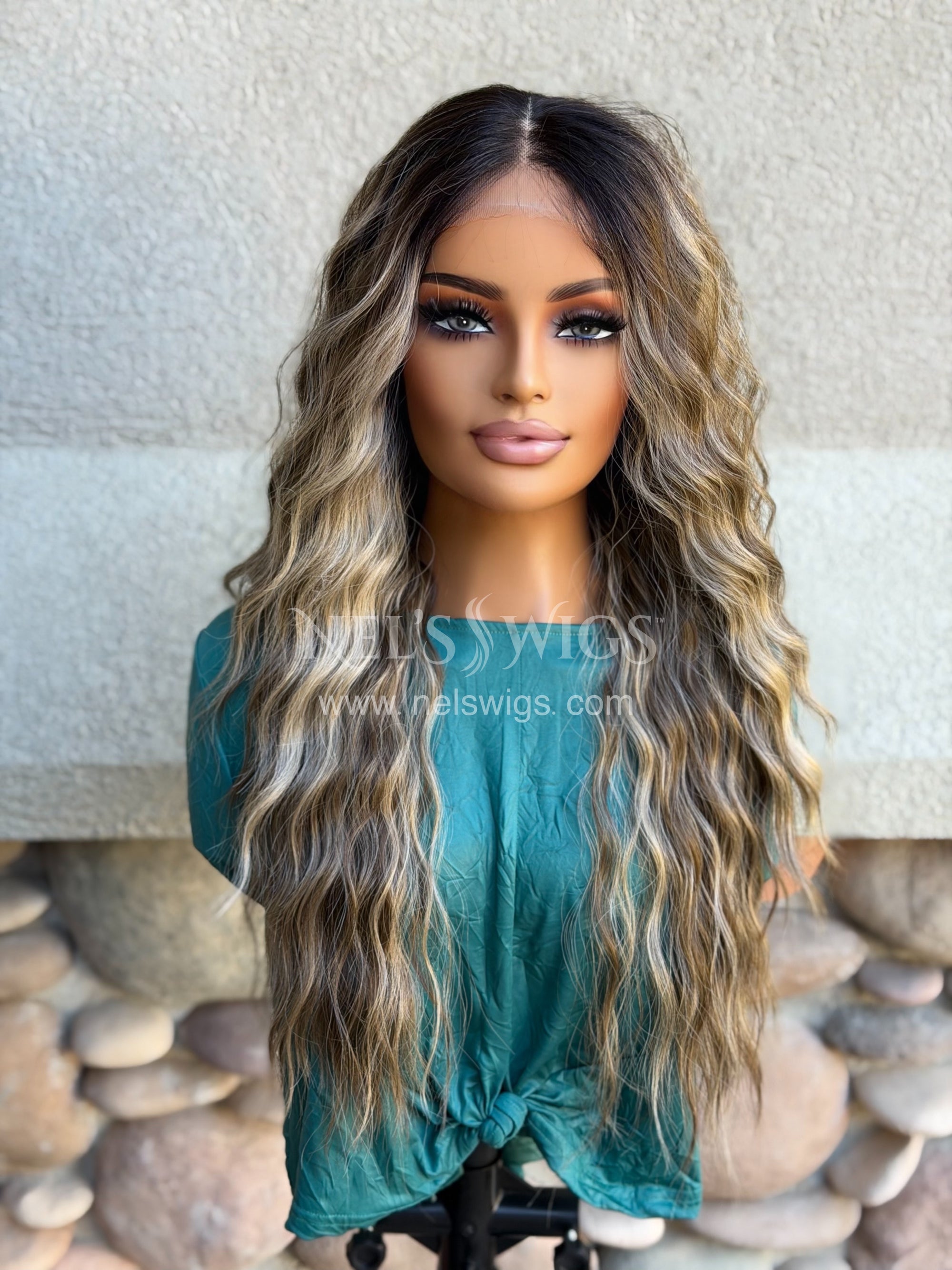 Ocean 05 - 26” - Soft Brunette with Neutral Blonde Highlights