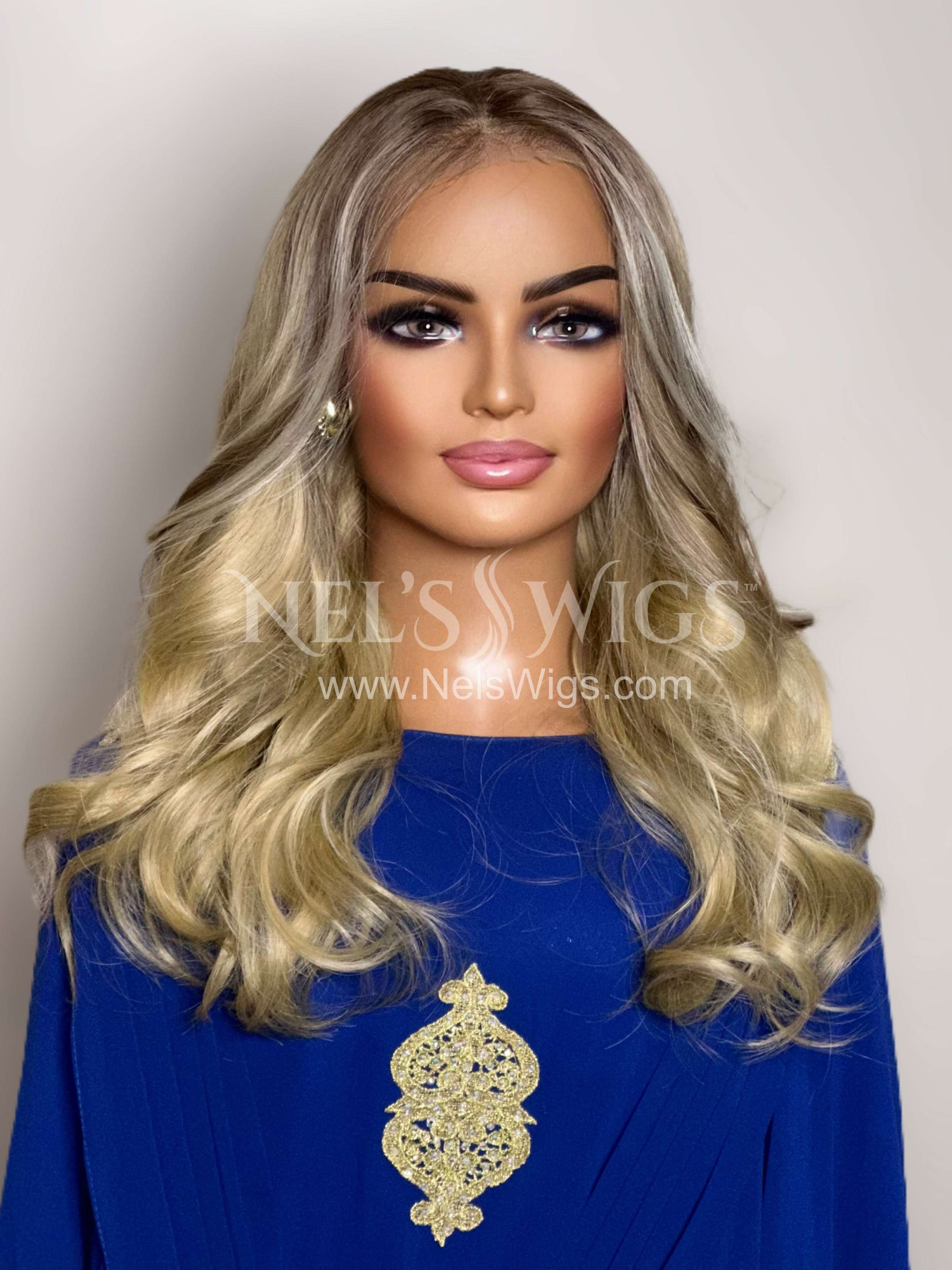 Perruque Courte Femme Synthétique Blond Doré Clair - Modèle VAL Lg26, Taille Moyenne, Raie Libre - Neuf Avec étiquettes