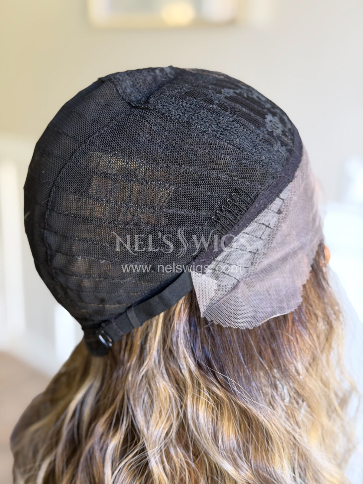 Ocean 05 - 26” - Soft Brunette with Neutral Blonde Highlights