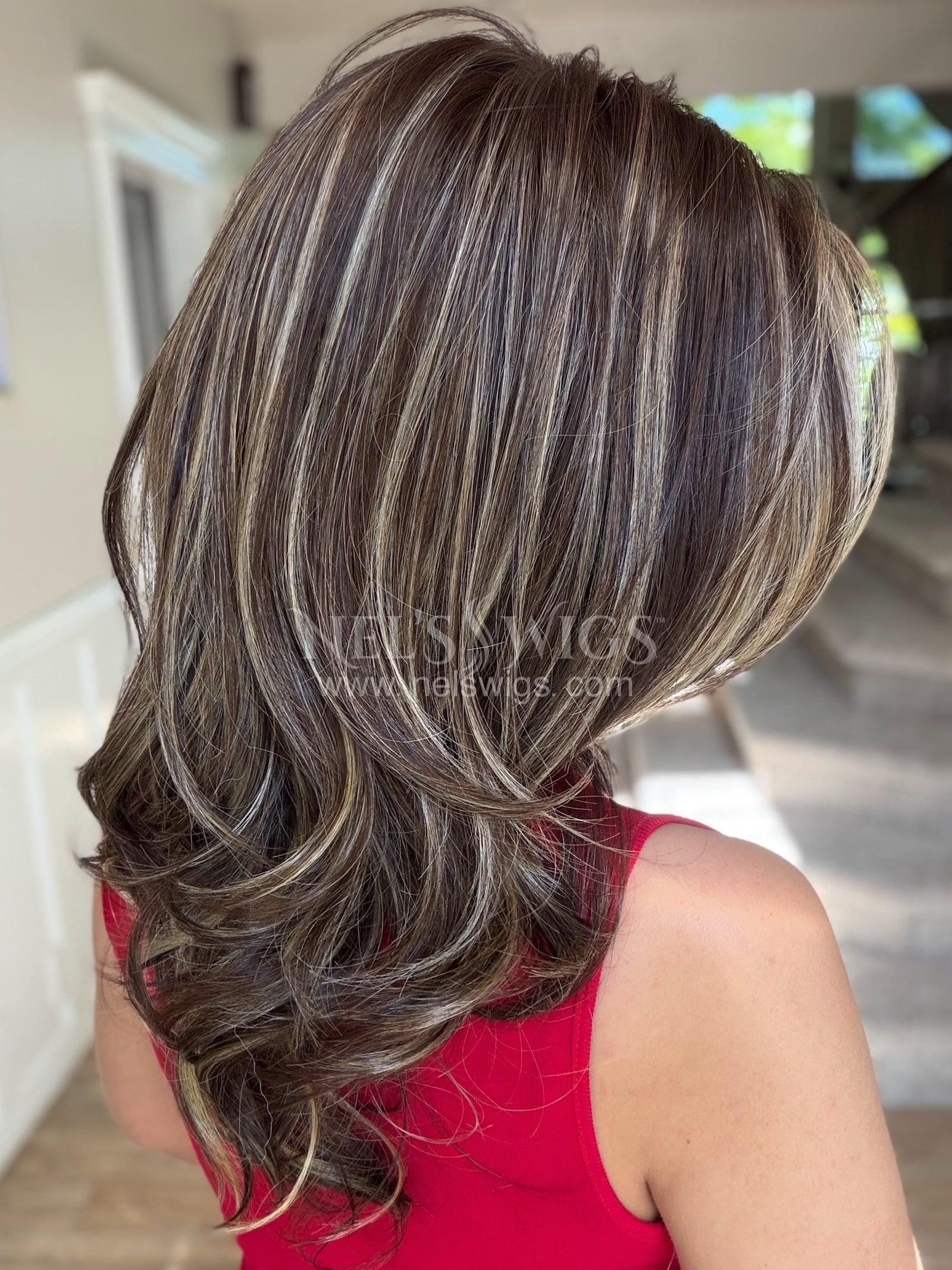 Toronto 04 - Chocolate Brown with Heavy Warm Blonde Highlights