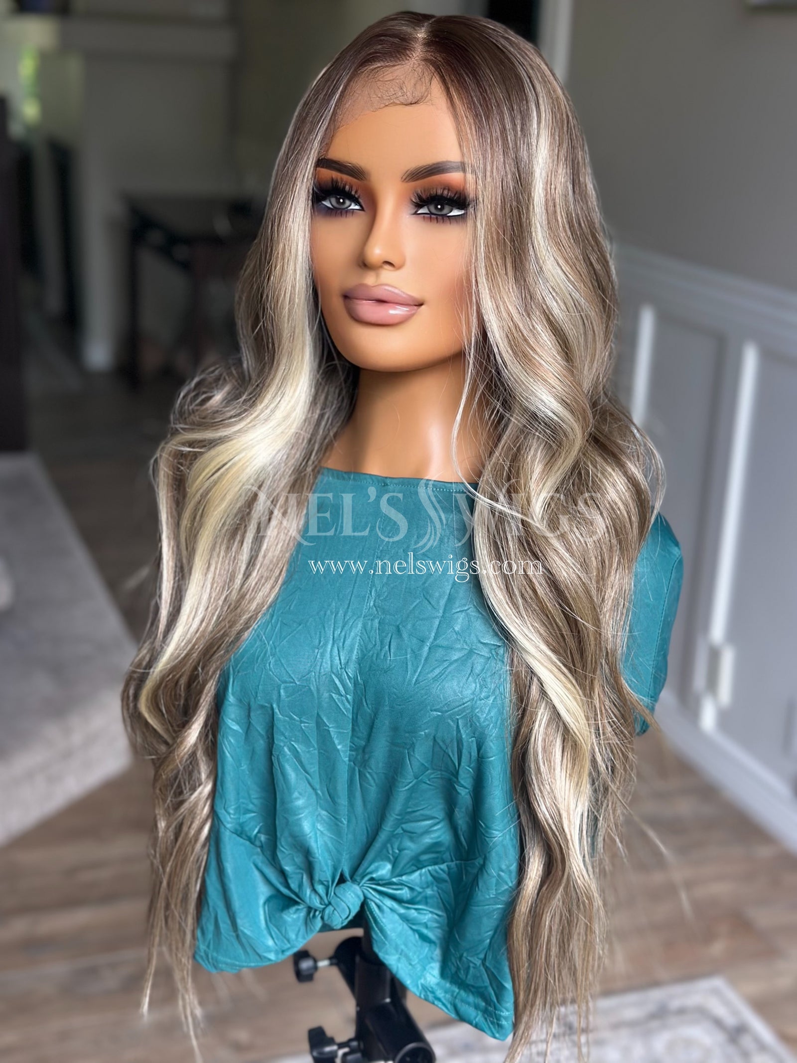 Bianca 09 - Warm Blonde with Light Brown Mix - Highlighted (lighter roots)