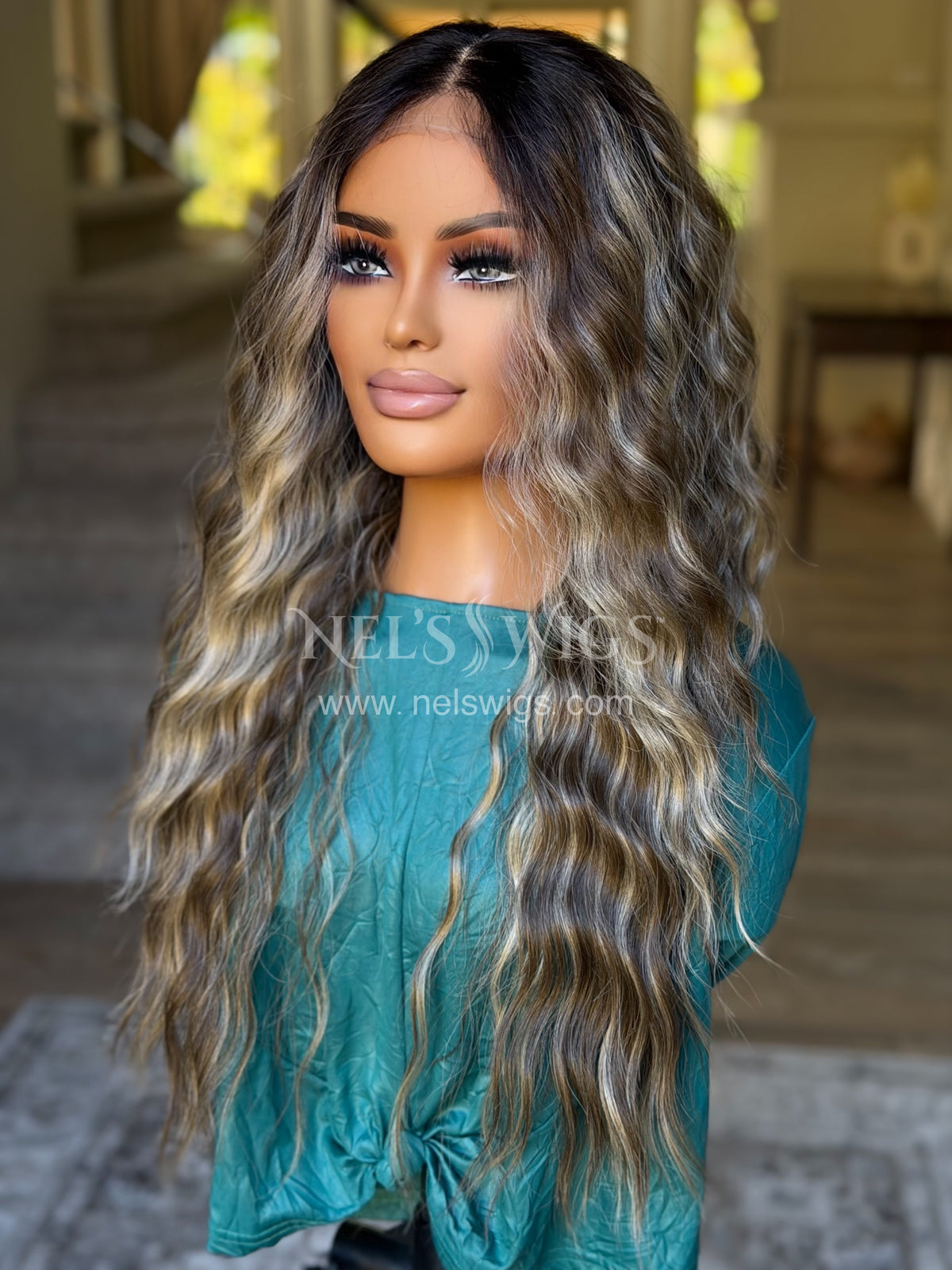 Ocean 05 - 26” - Soft Brunette with Neutral Blonde Highlights