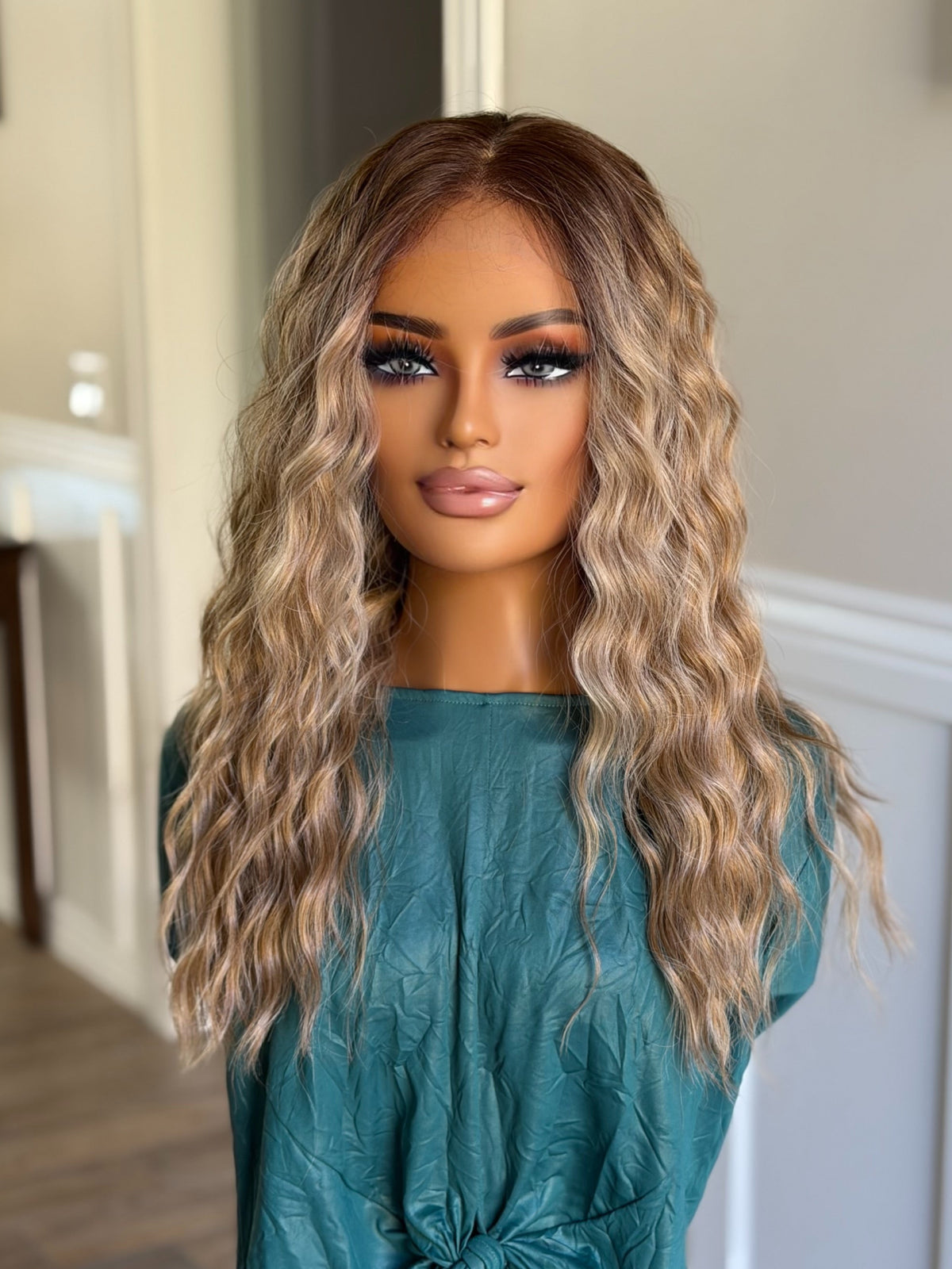 Ocean 01 - 23" - Medium Blonde with Money Pieces