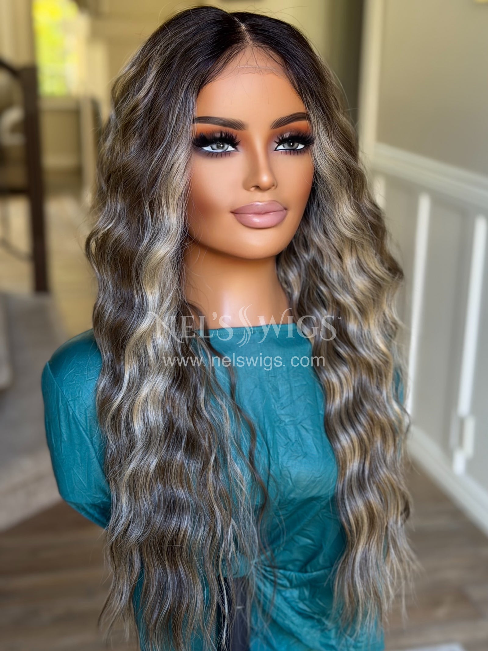 Ocean 05 - 26” - Soft Brunette with Neutral Blonde Highlights