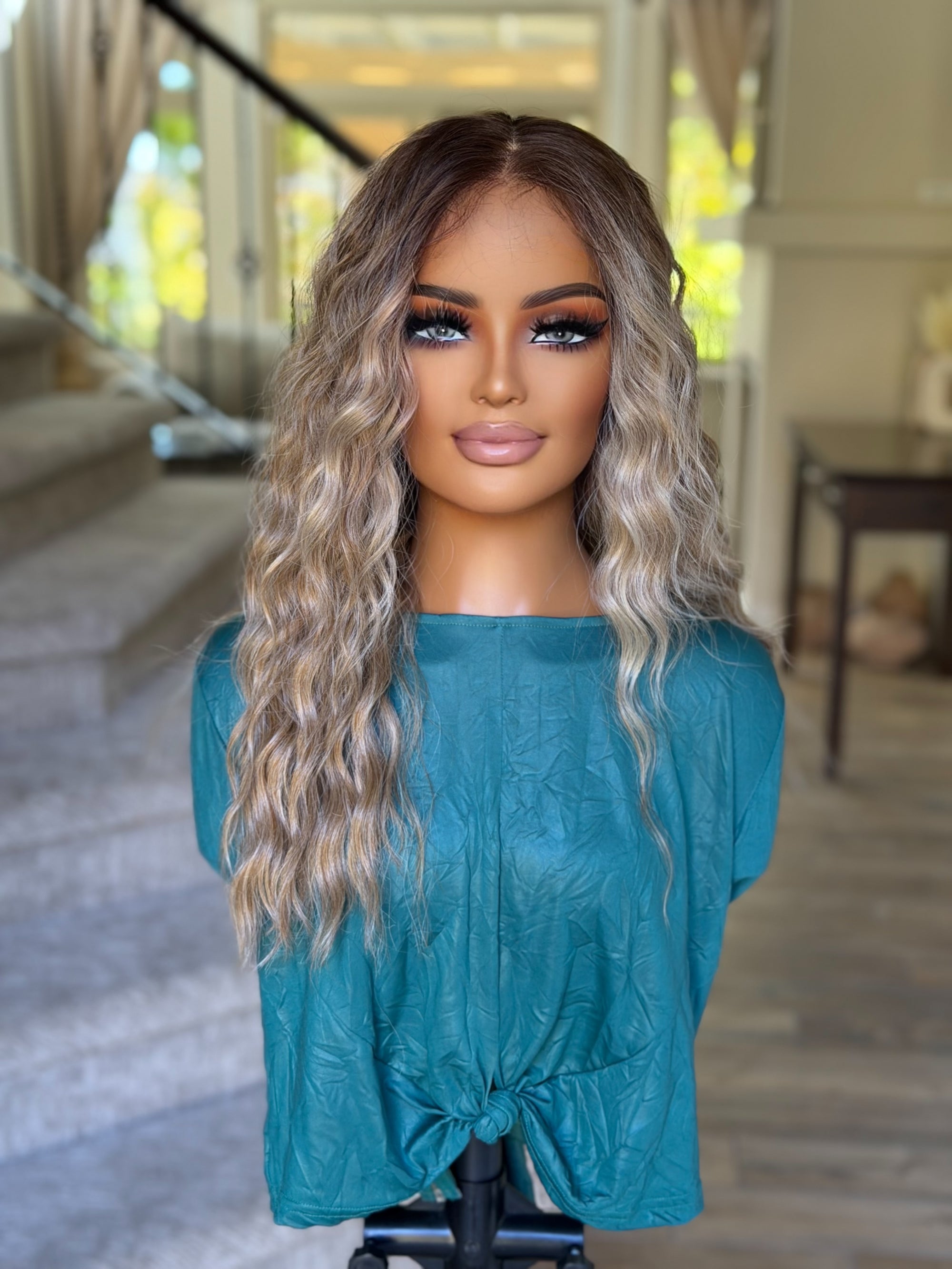 Ocean 01 - 23" - Medium Blonde with Money Pieces