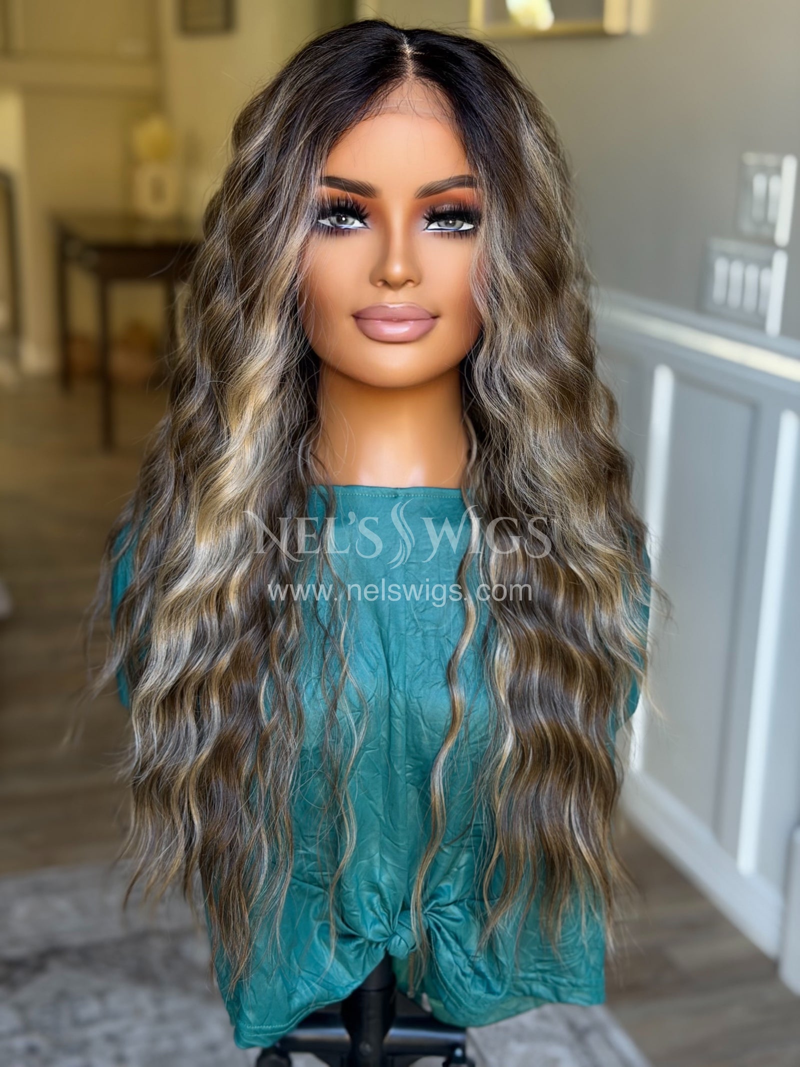 Ocean 05 - 26” - Soft Brunette with Neutral Blonde Highlights